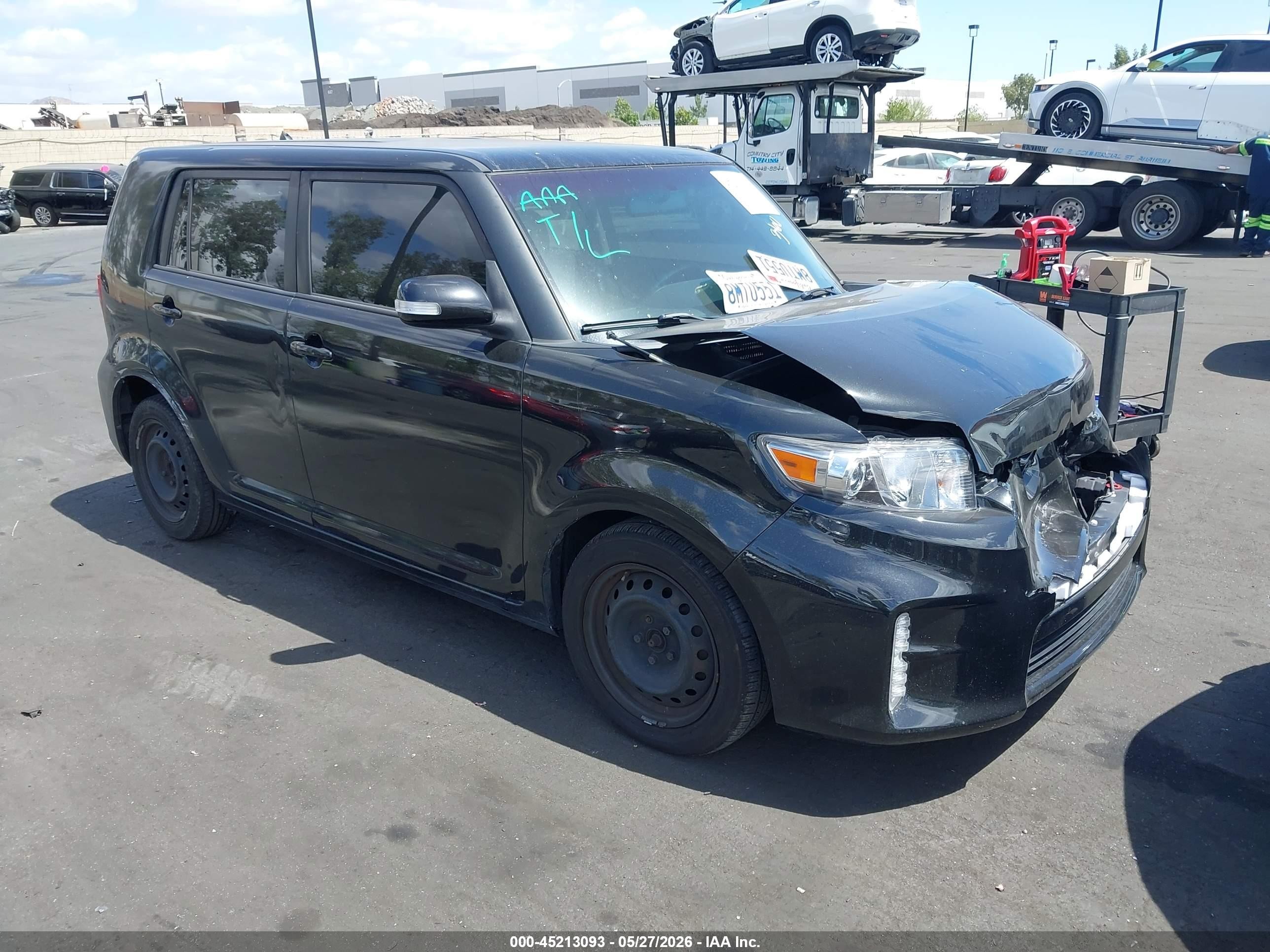 2014 Scion xB, VIN JTLZE4FE8EJ051805 — Front end