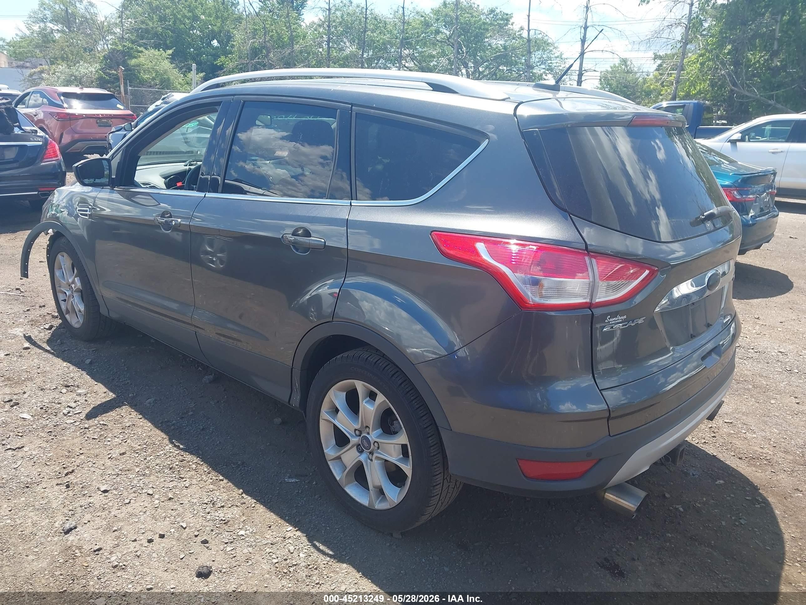 2015 Ford Escape Titanium, VIN 1FMCU0JX5FUB79775 — Front end