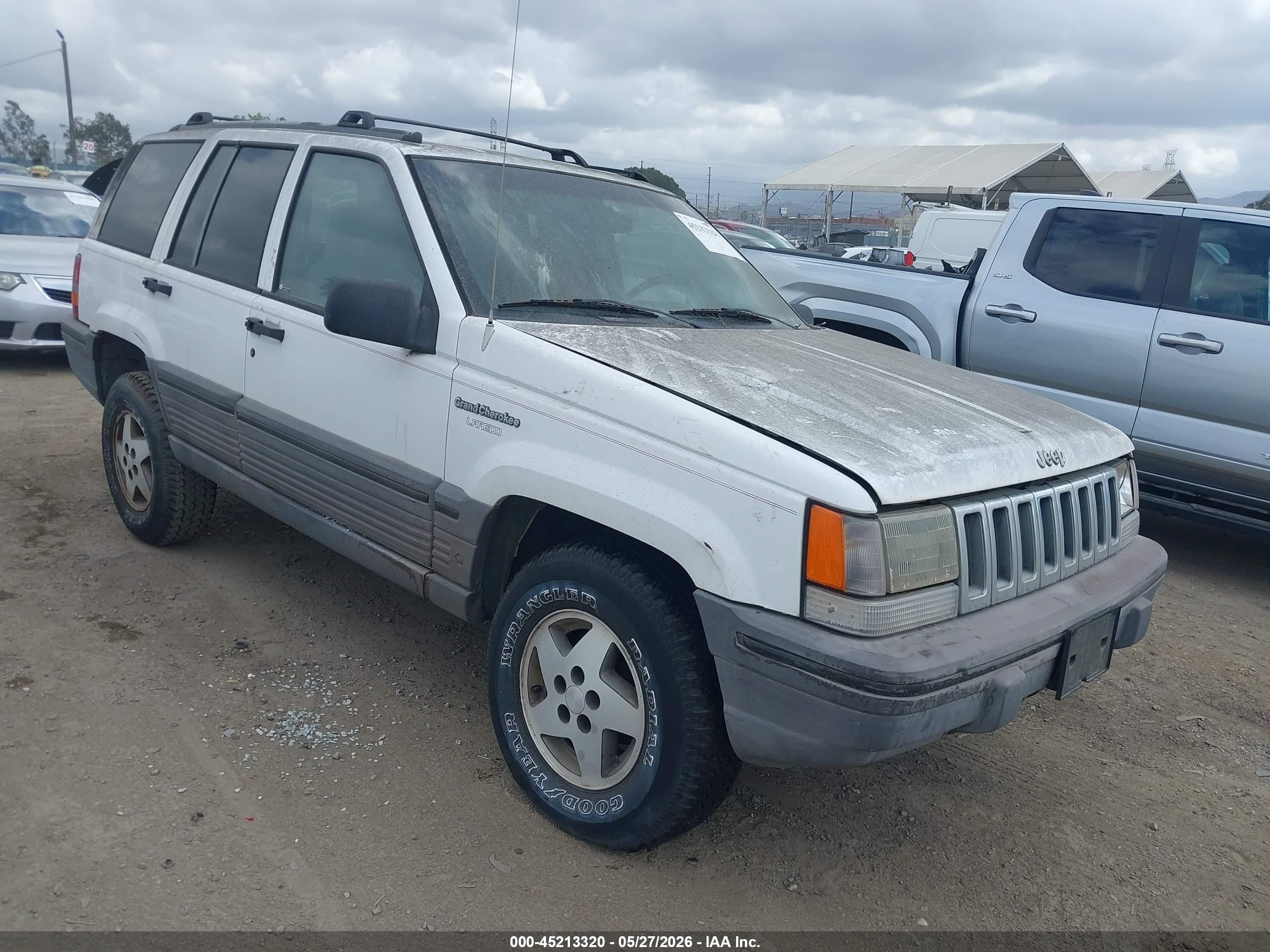 1995 Jeep Grand Cherokee Laredo, VIN 1J4FX58S1SC547847 — Normal wear