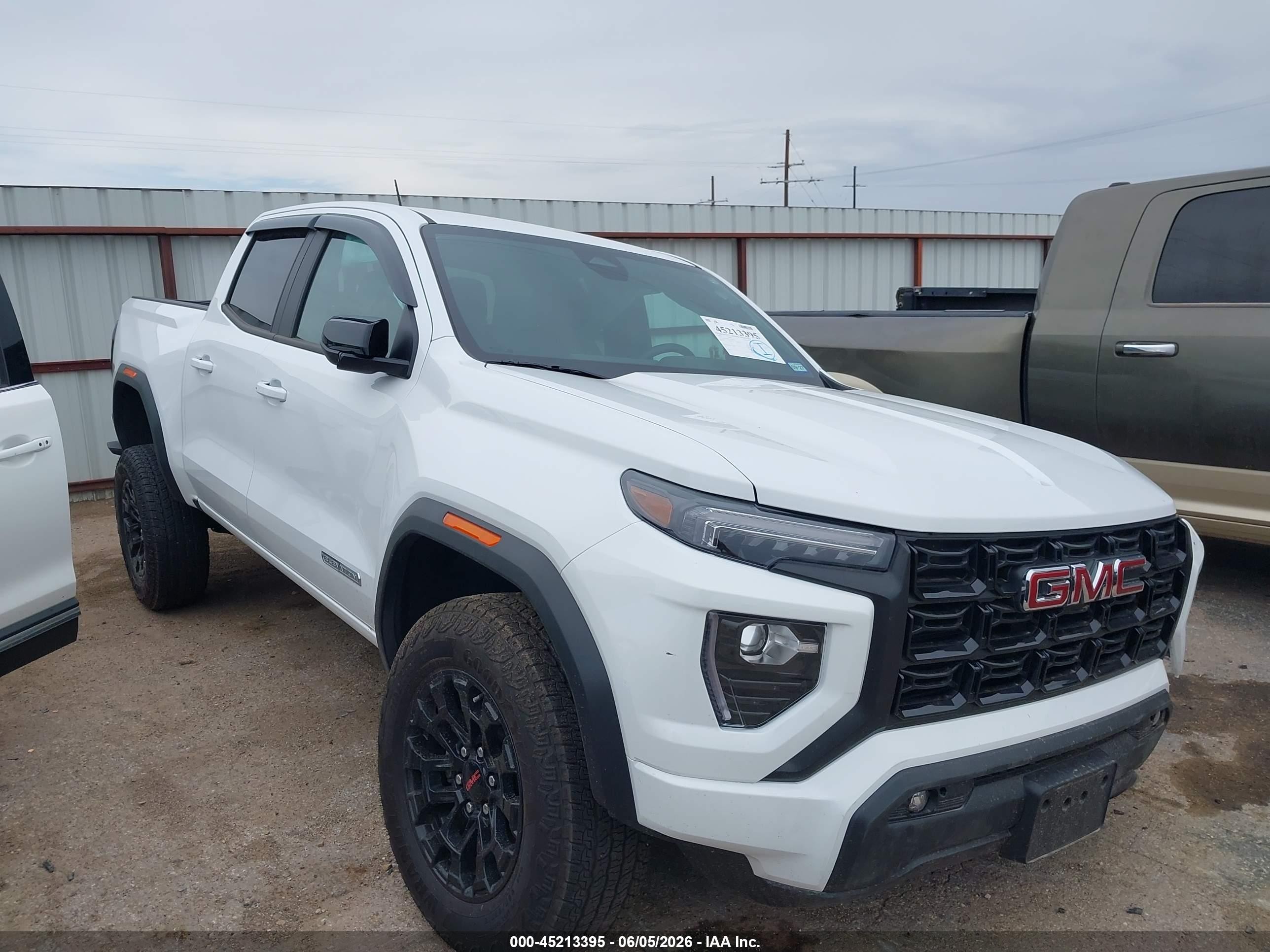 2026 GMC Canyon 2WD Elevation, VIN 1GTP1BEK5T1109537 — Front end
