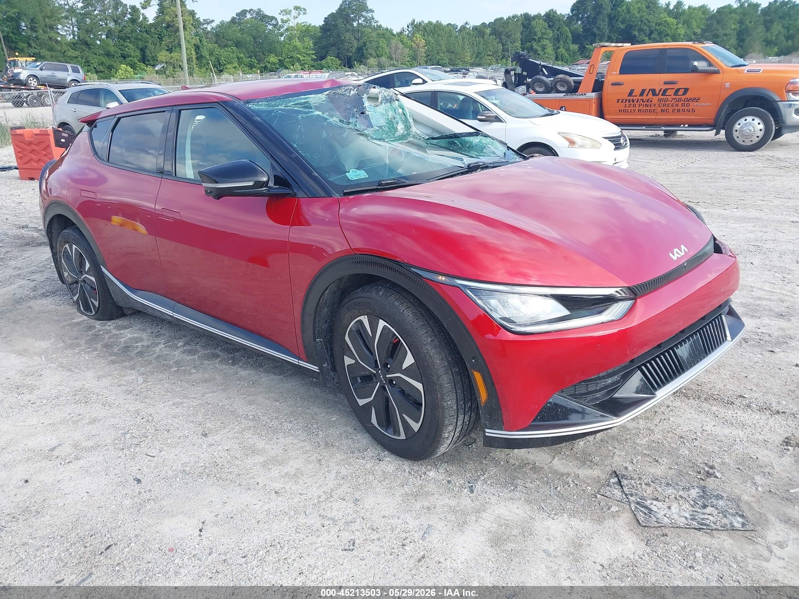 2024 Kia EV6 Wind, VIN KNDC34LA9R5168414 — Бок