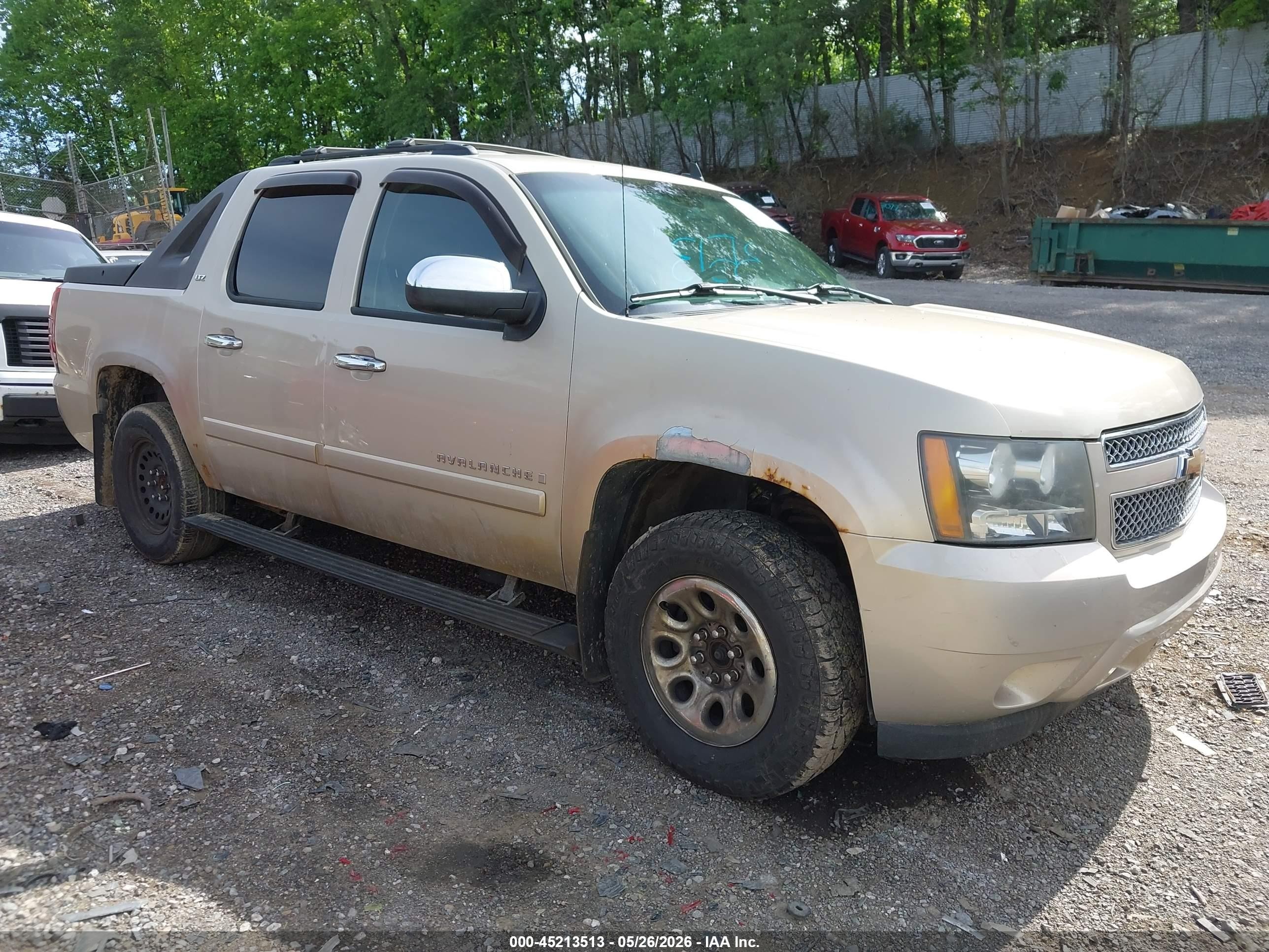 2008 Chevrolet Avalanche LTZ, VIN 3GNFK12398G103997 — Normal wear