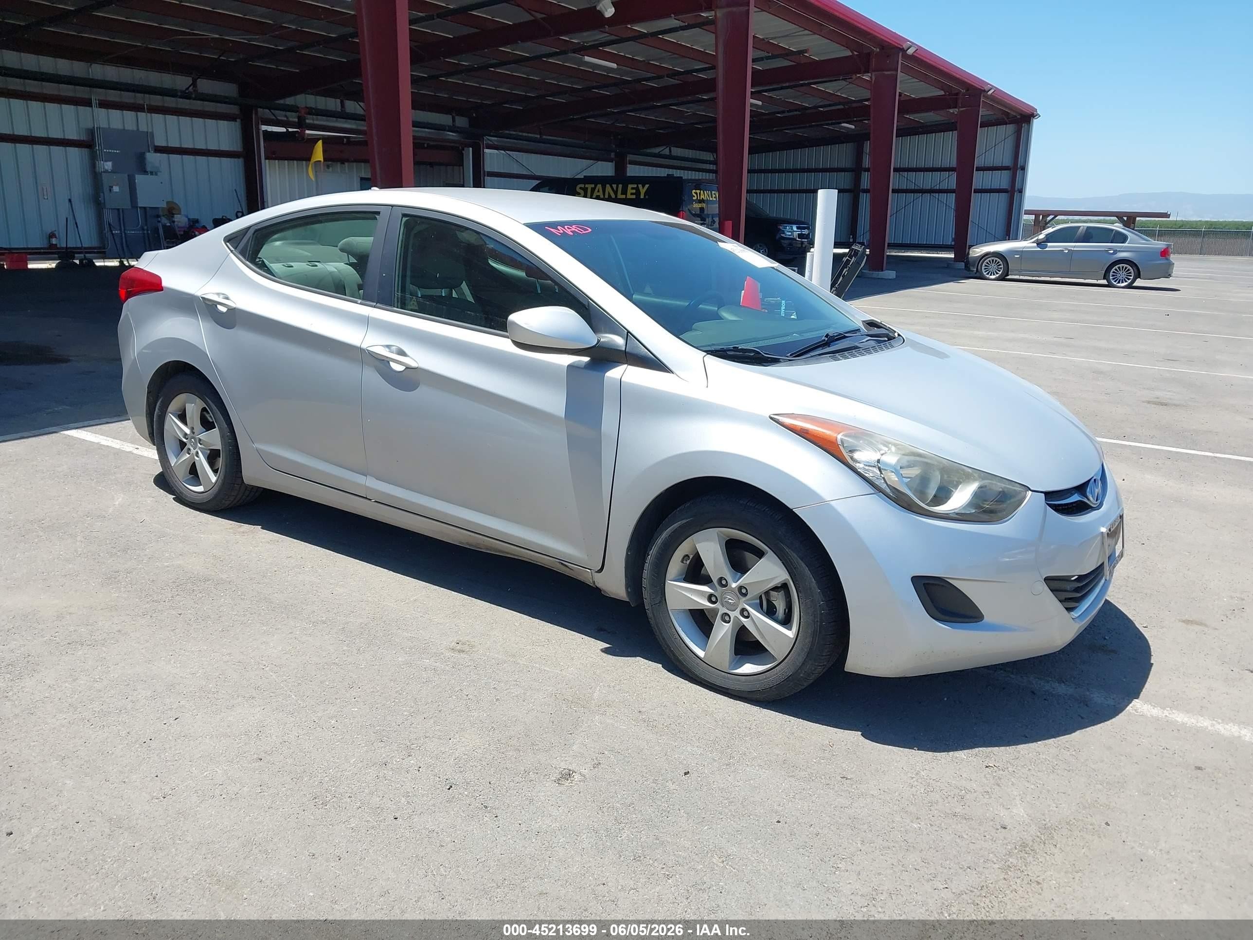 2013 Hyundai Elantra GLS, VIN KMHDH4AE3DU997226 — Normal wear