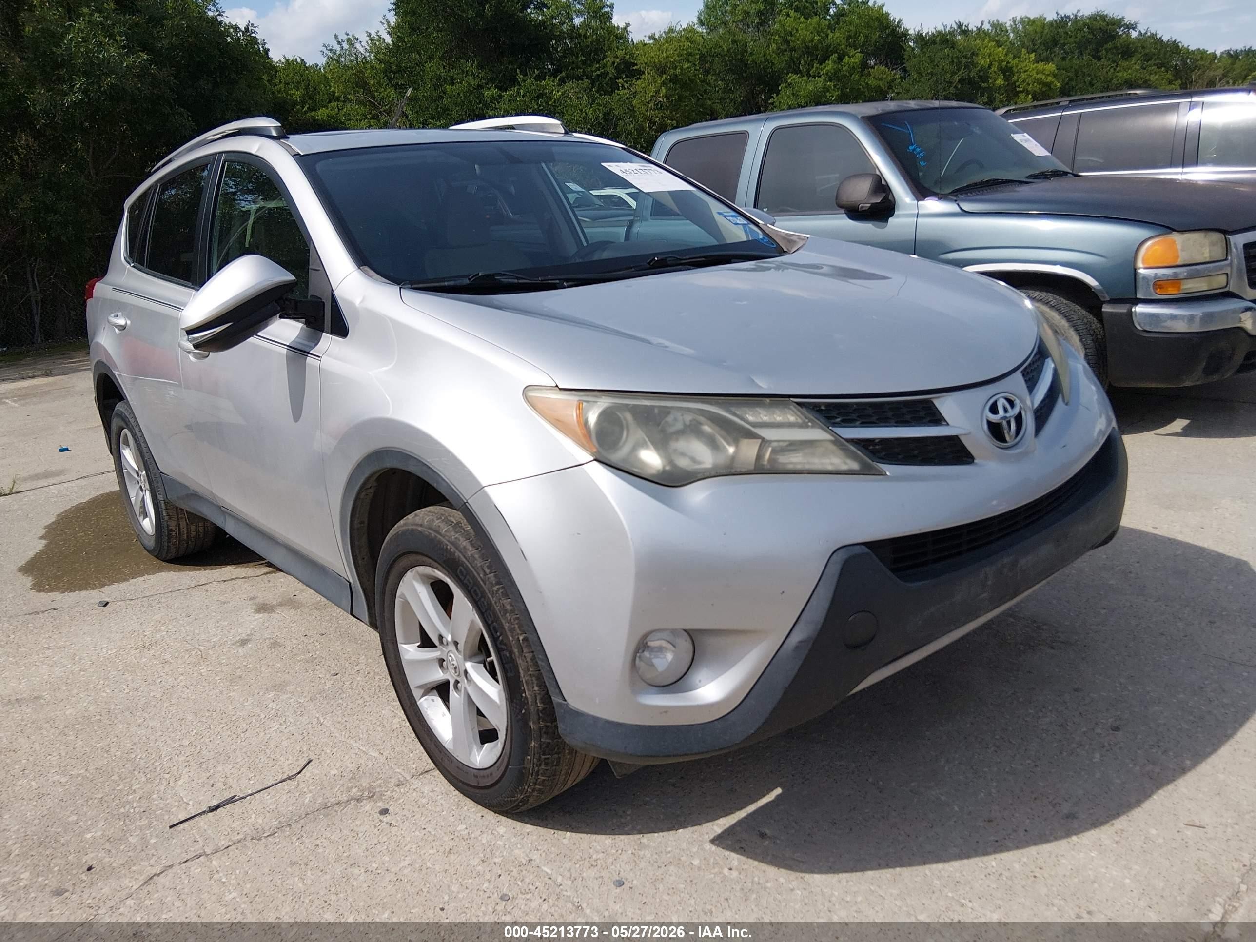 2013 Toyota RAV4 XLE, VIN 2T3WFREV8DW021150 — Normal wear