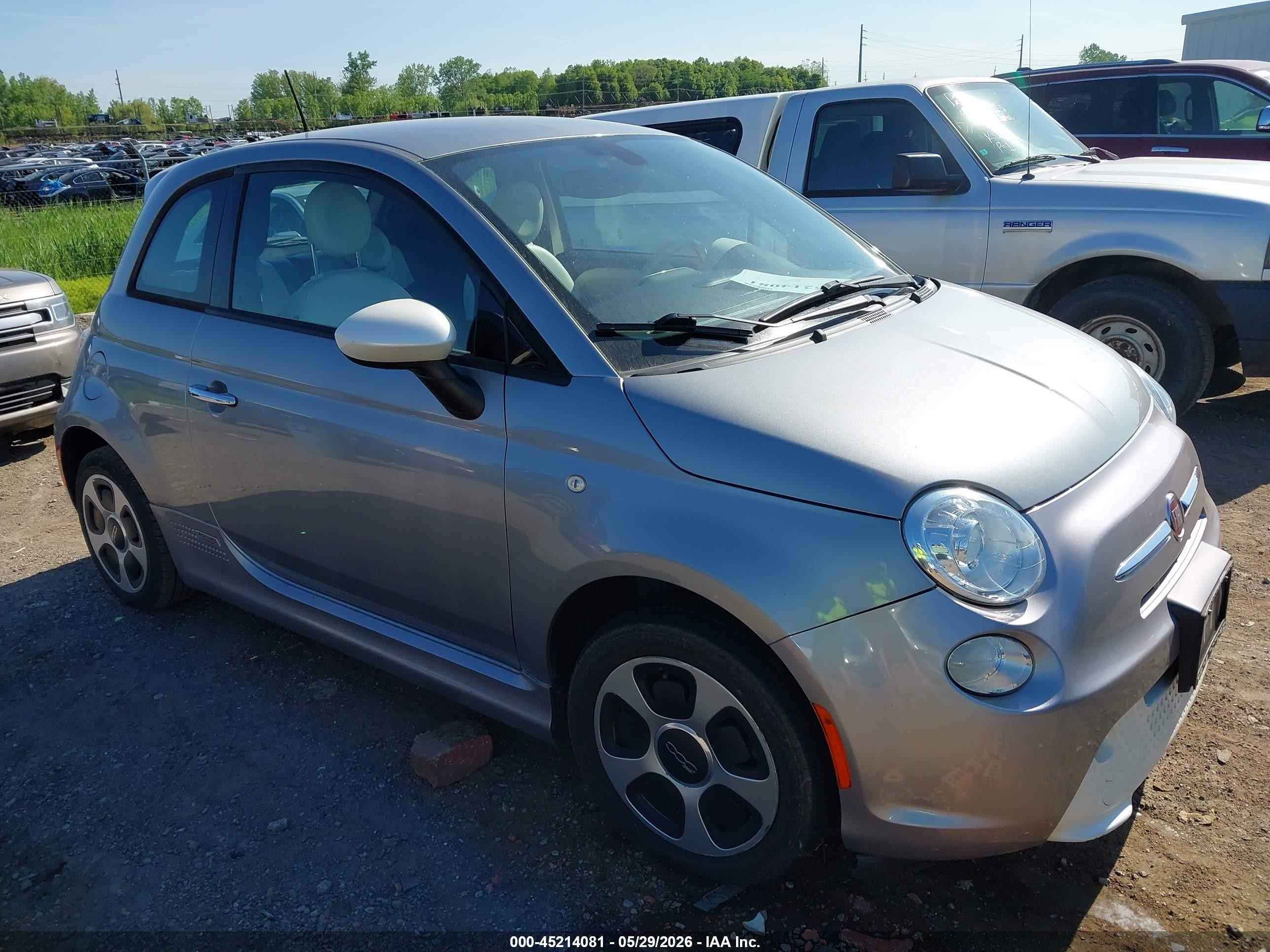 2016 FIAT 500e, VIN 3C3CFFGE7GT211018 — Обычный износ