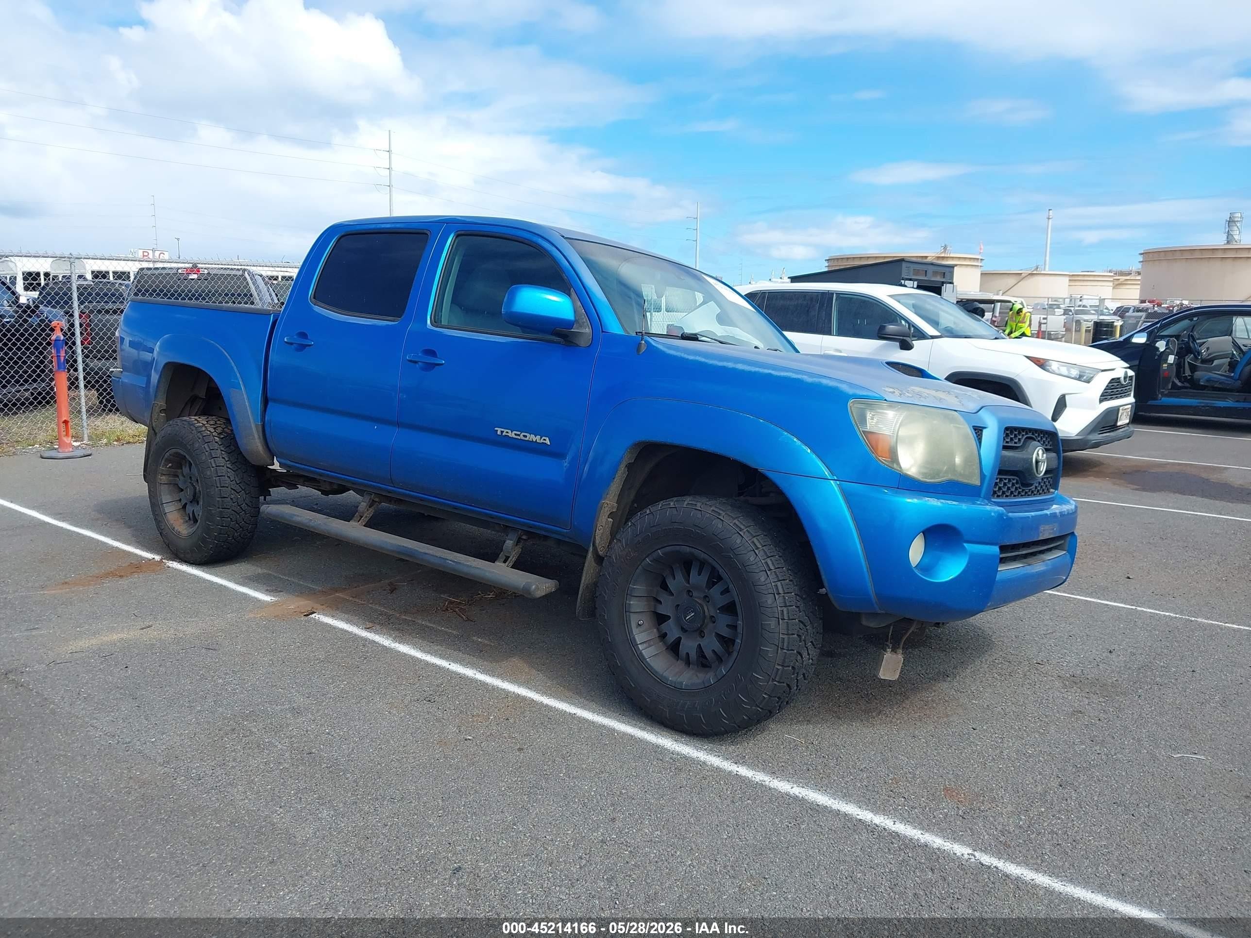 2011 Toyota Tacoma PreRunner, VIN 3TMJU4GN7BM116507 — Перед
