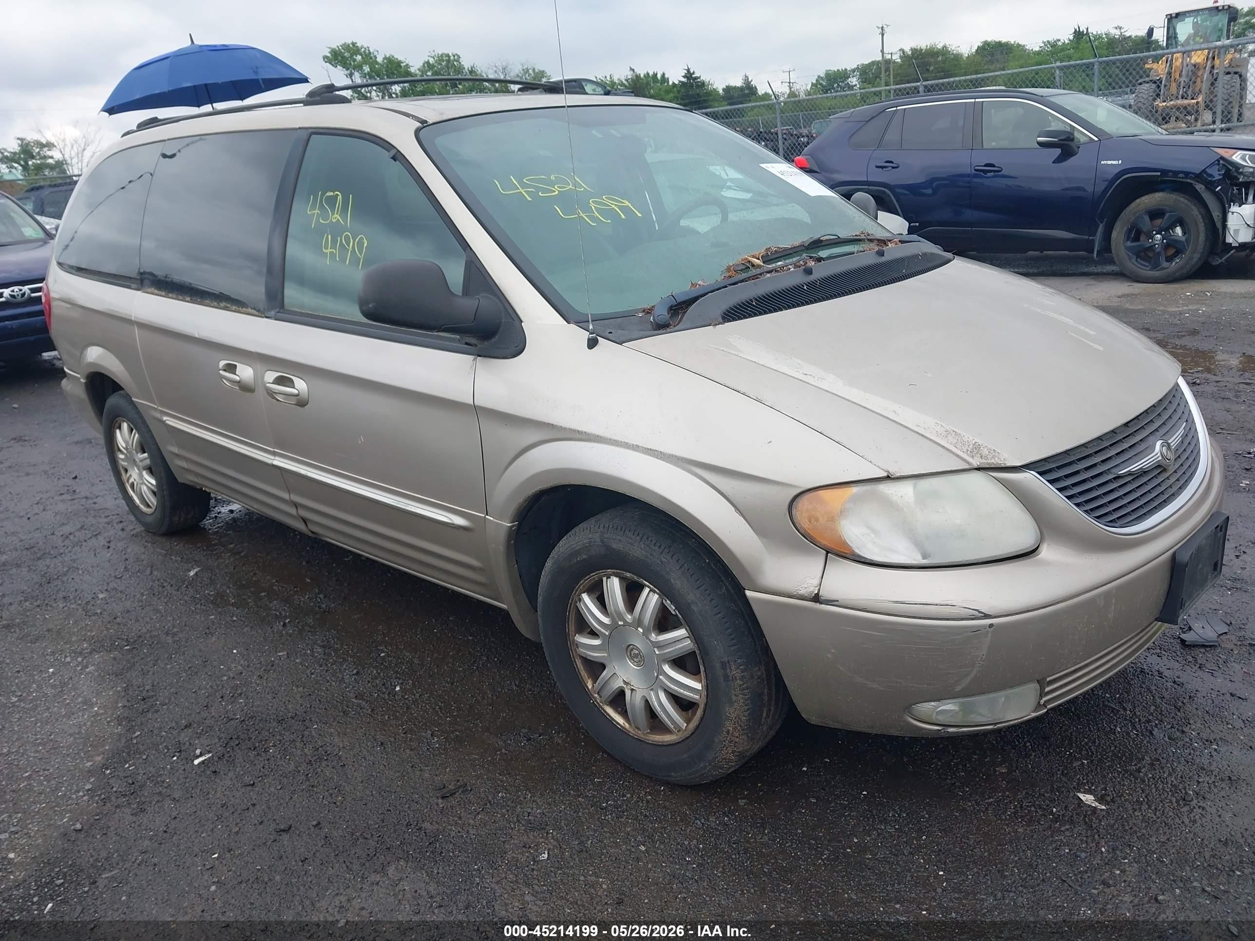 2004 Chrysler Town & Country Touring, VIN 2C8GP54L94R603468 — Normal wear