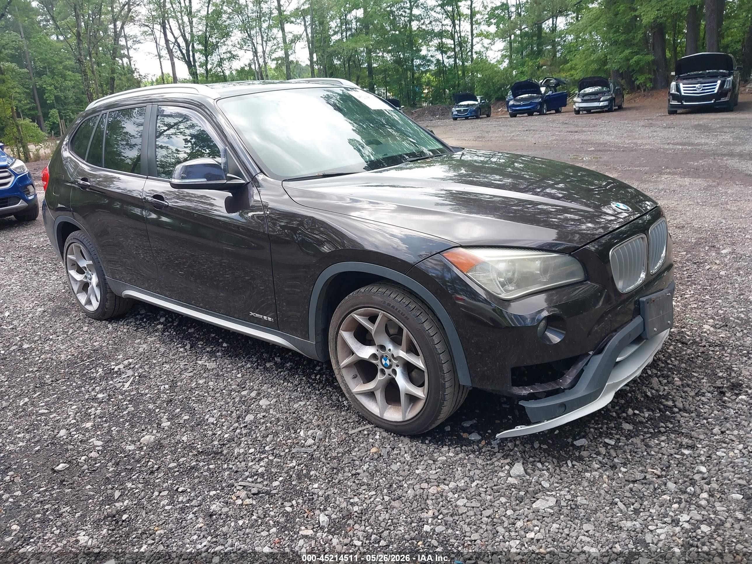 2015 BMW X1 xDrive28i, VIN WBAVL1C56FVY35796 — Normal wear
