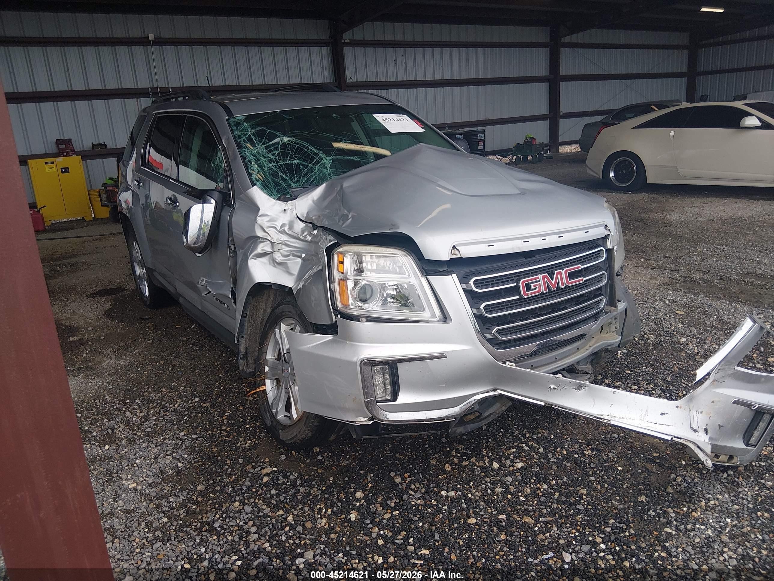 2016 GMC Terrain SLT, VIN 2GKFLPE37G6232565 — Side