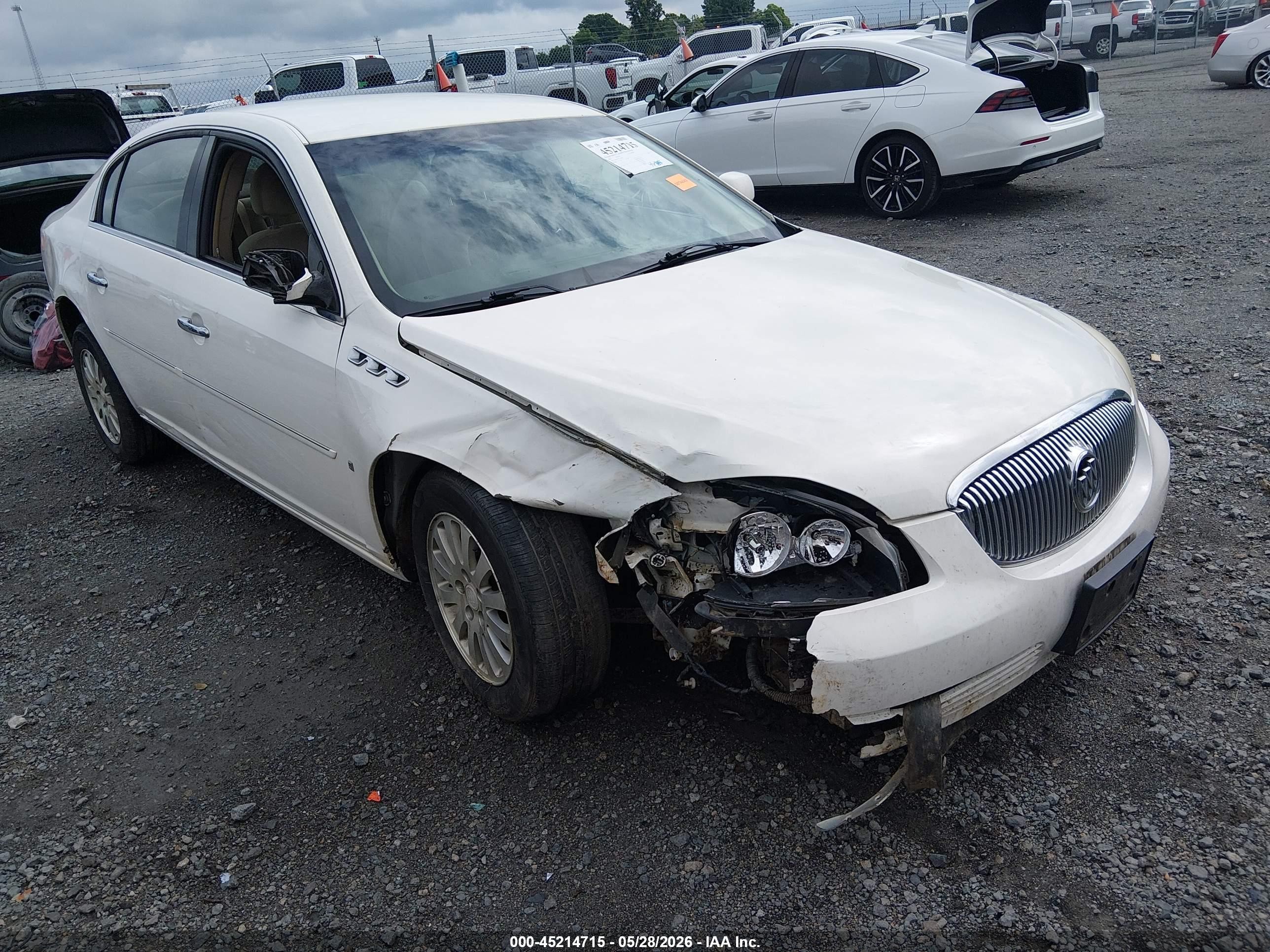 2007 Buick Lucerne CX, VIN 1G4HP57297U104620 — Перед