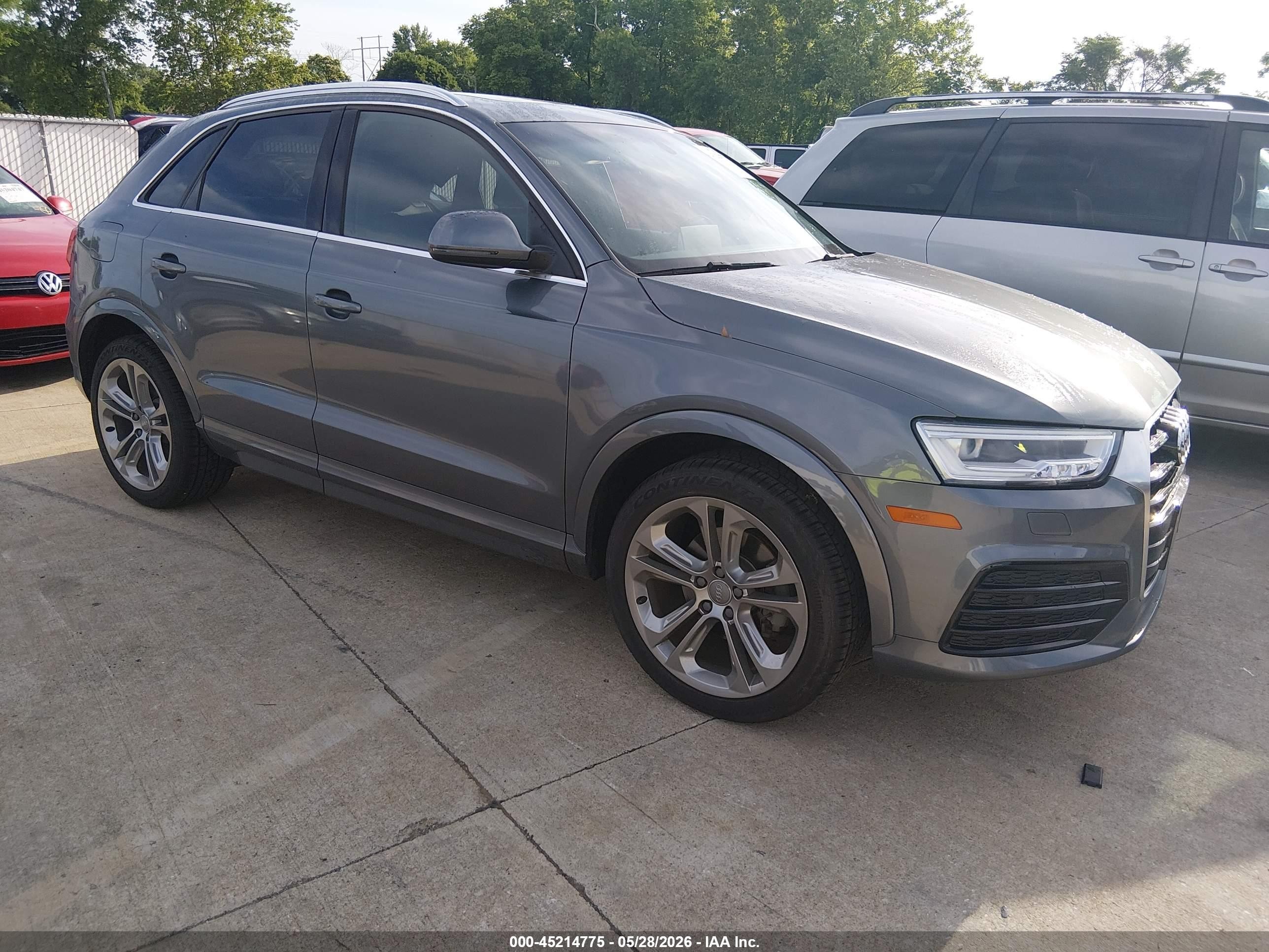 2016 Audi Q3 Prestige, VIN WA1GFCFS3GR007595 — Front end