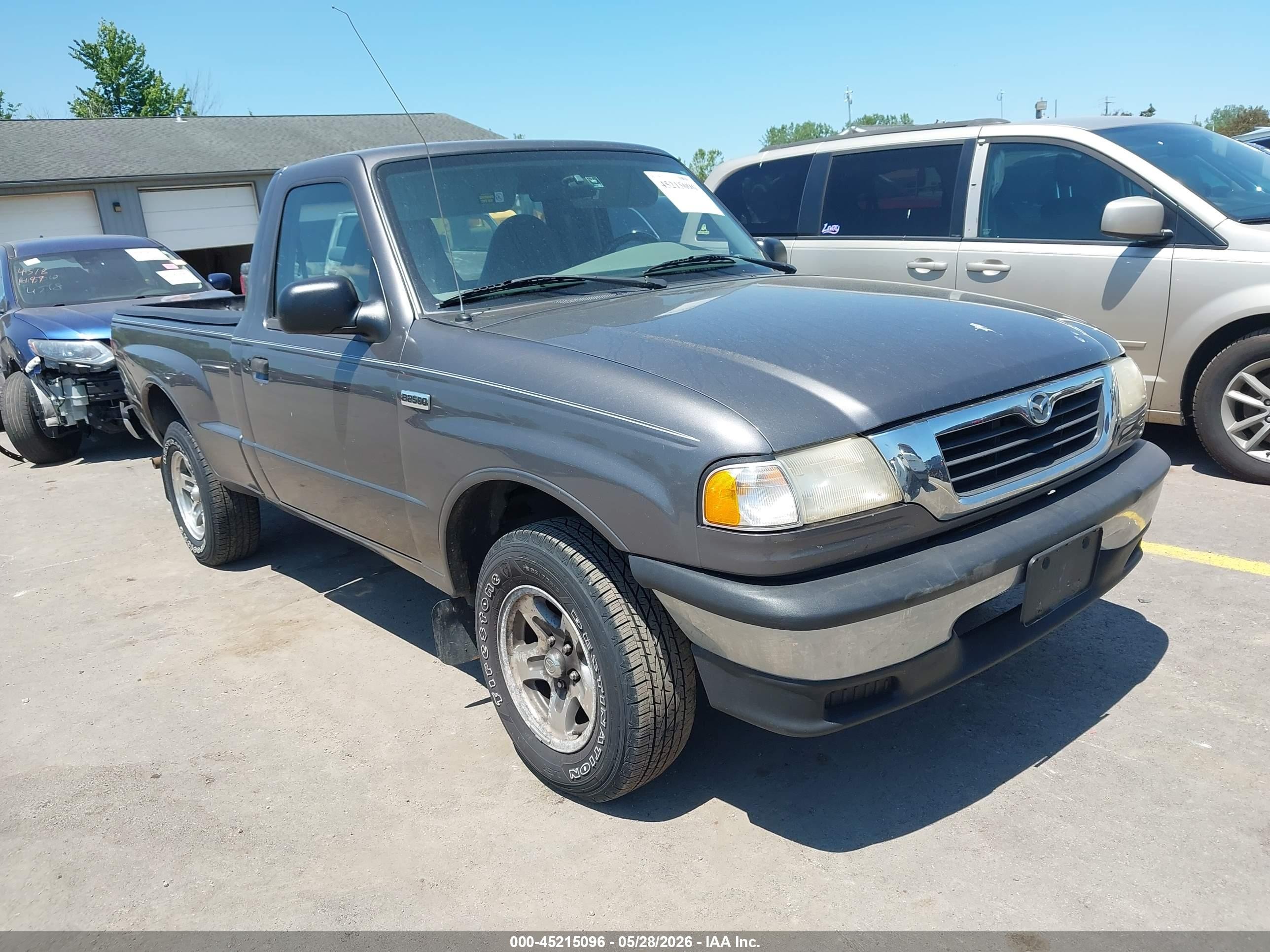 2000 Mazda B-Series SX, VIN 4F4YR12C4YTM05463 — Normal wear