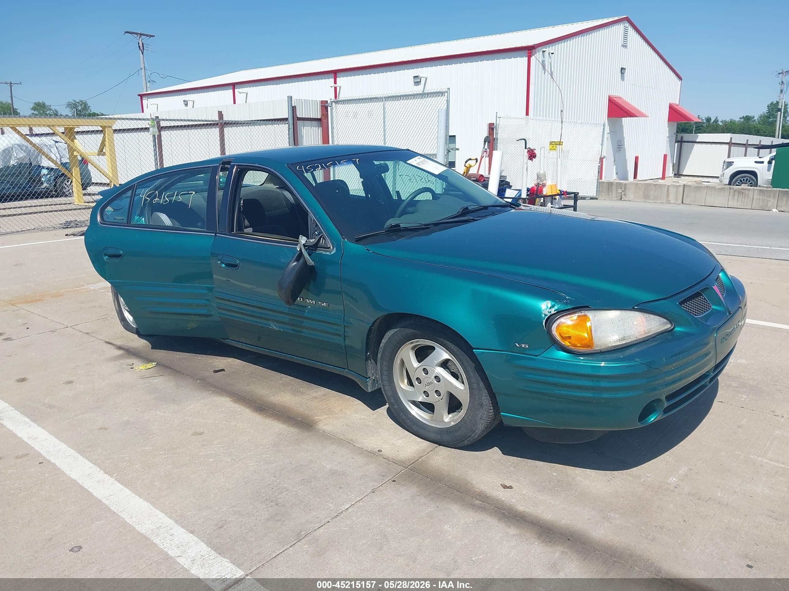 1999 Pontiac Grand Am SE1, VIN 1G2NE52E9XC511118 — Rear end