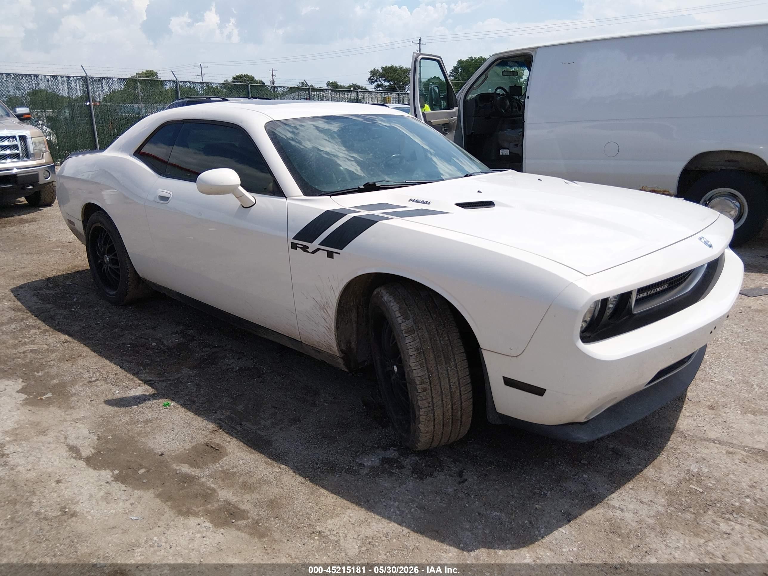2009 Dodge Challenger R/T, VIN 2B3LJ54T09H577066 — Град