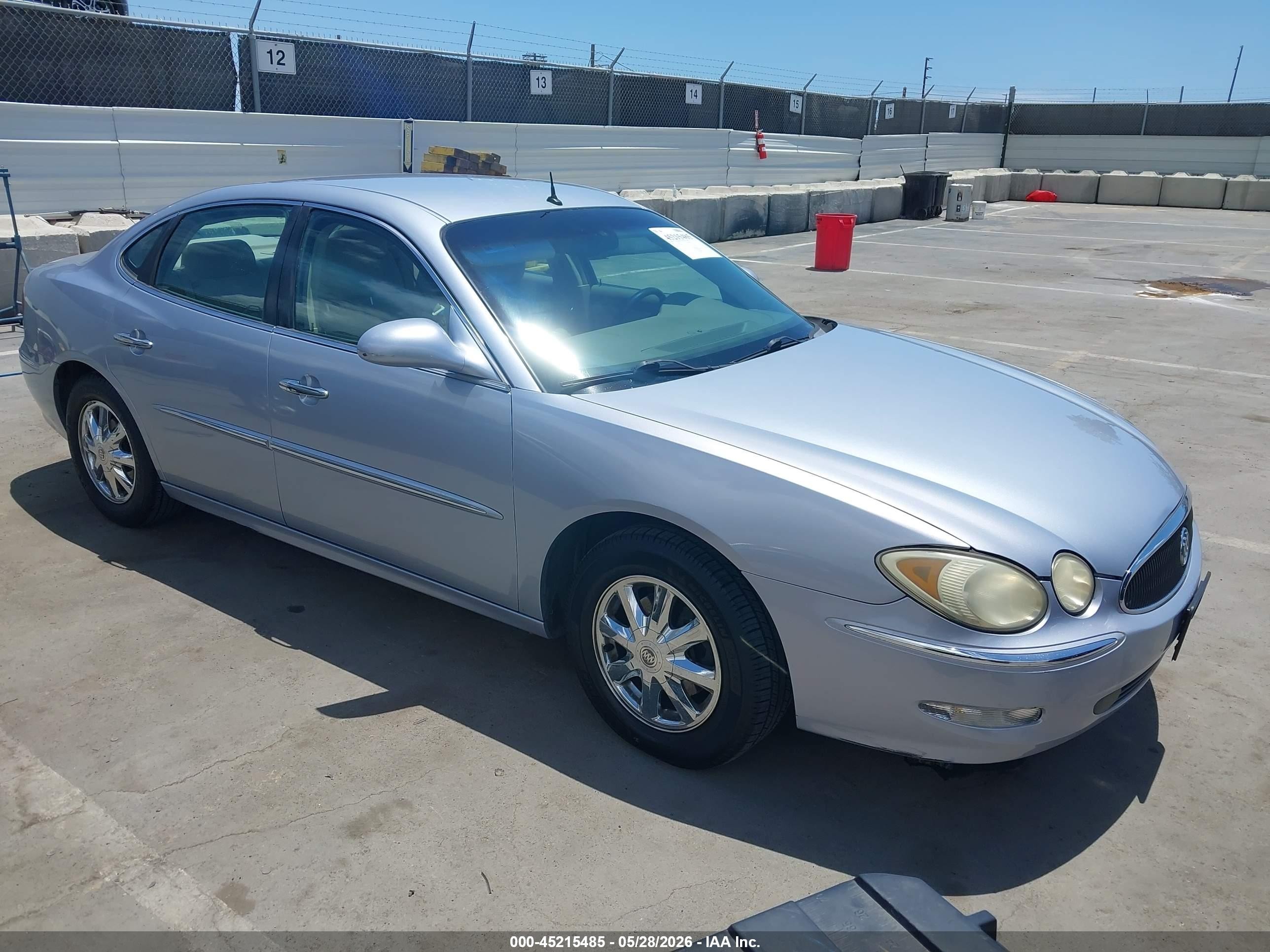 2005 Buick LaCrosse CXL, VIN 2G4WD562851330187 — Перед