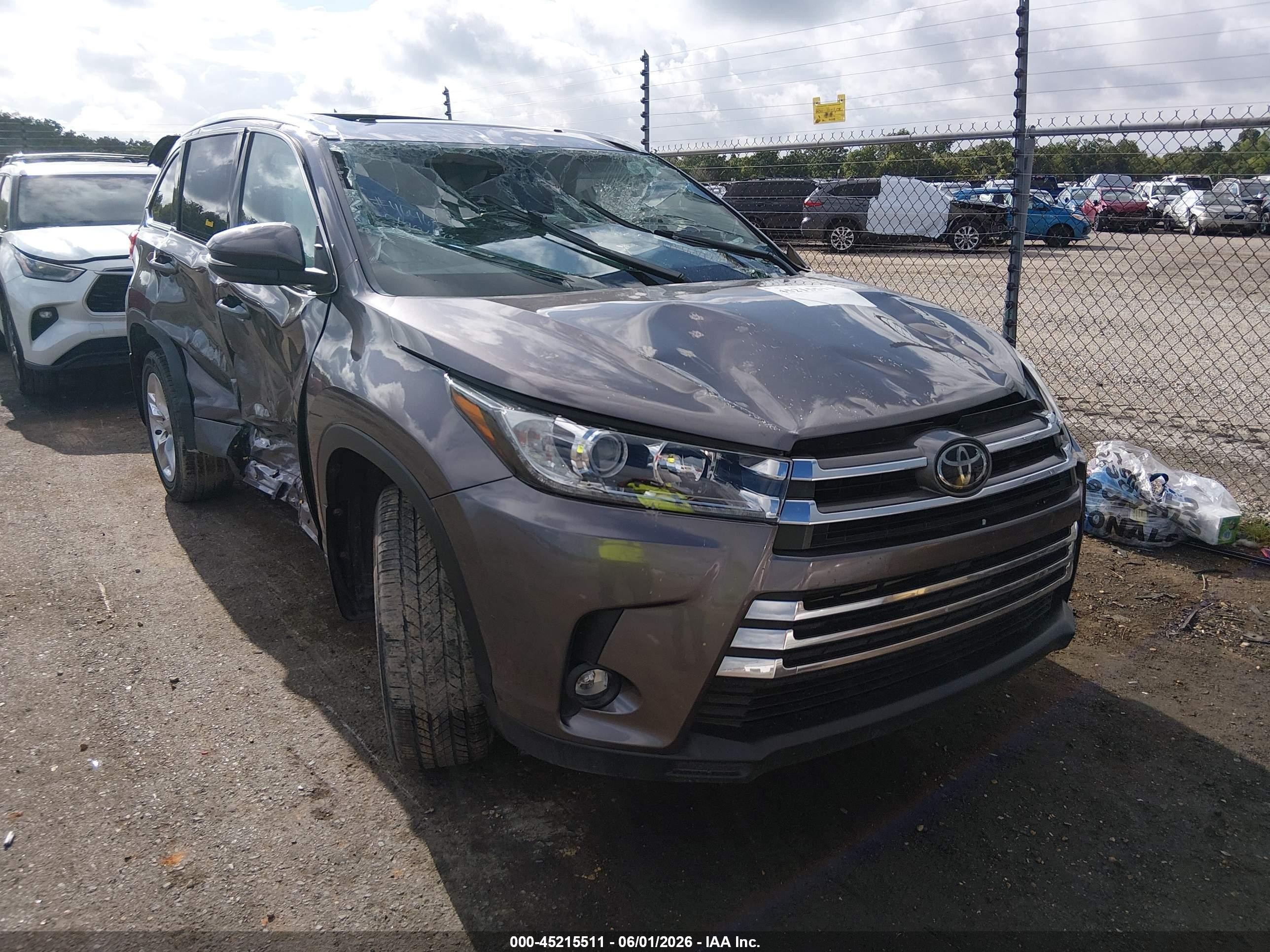 2019 Toyota Highlander Limited, VIN 5TDYZRFH5KS306850 — All over