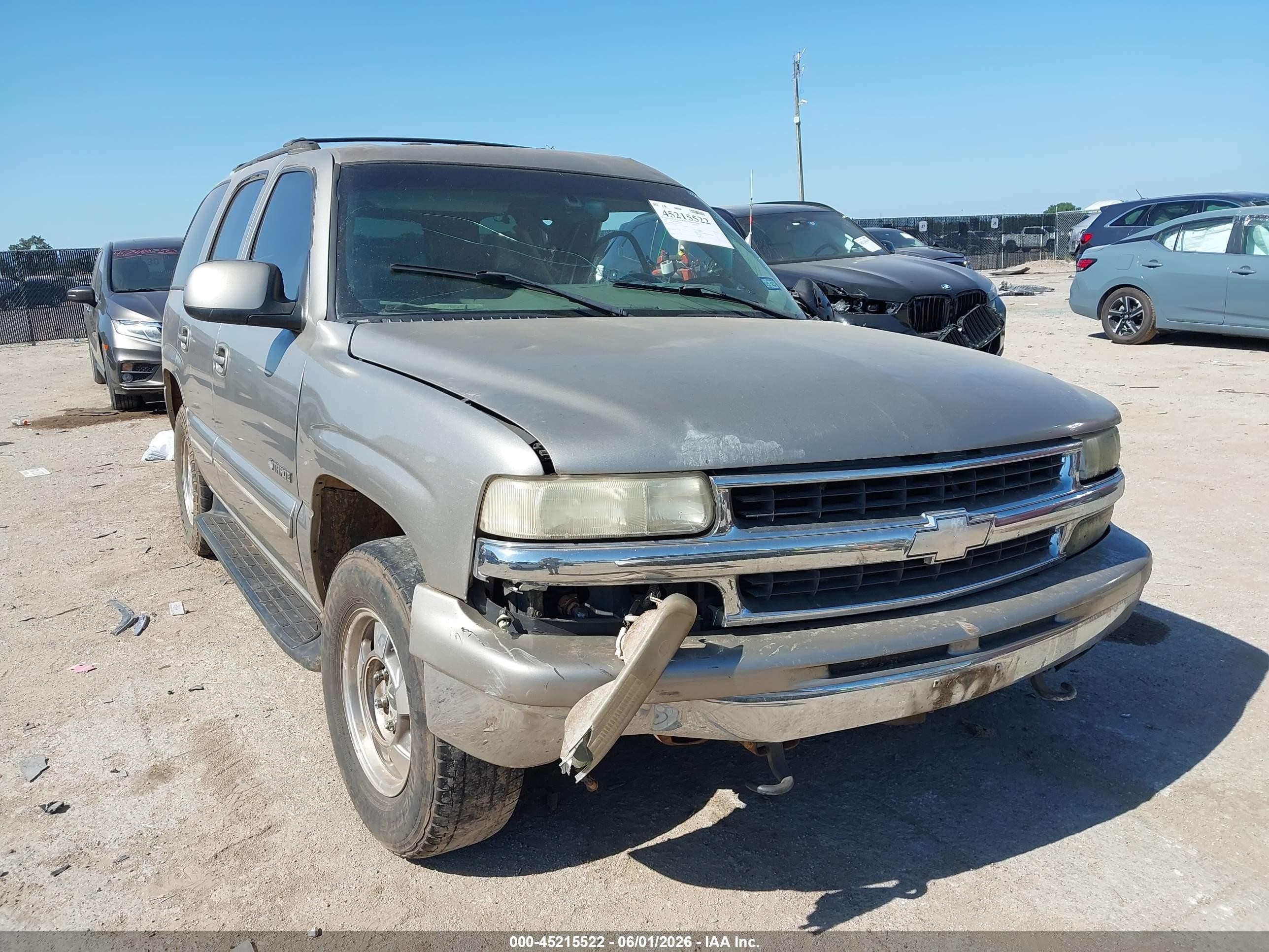 2000 Chevrolet Tahoe LS, VIN 1GNEK13TXYJ123717 — Side