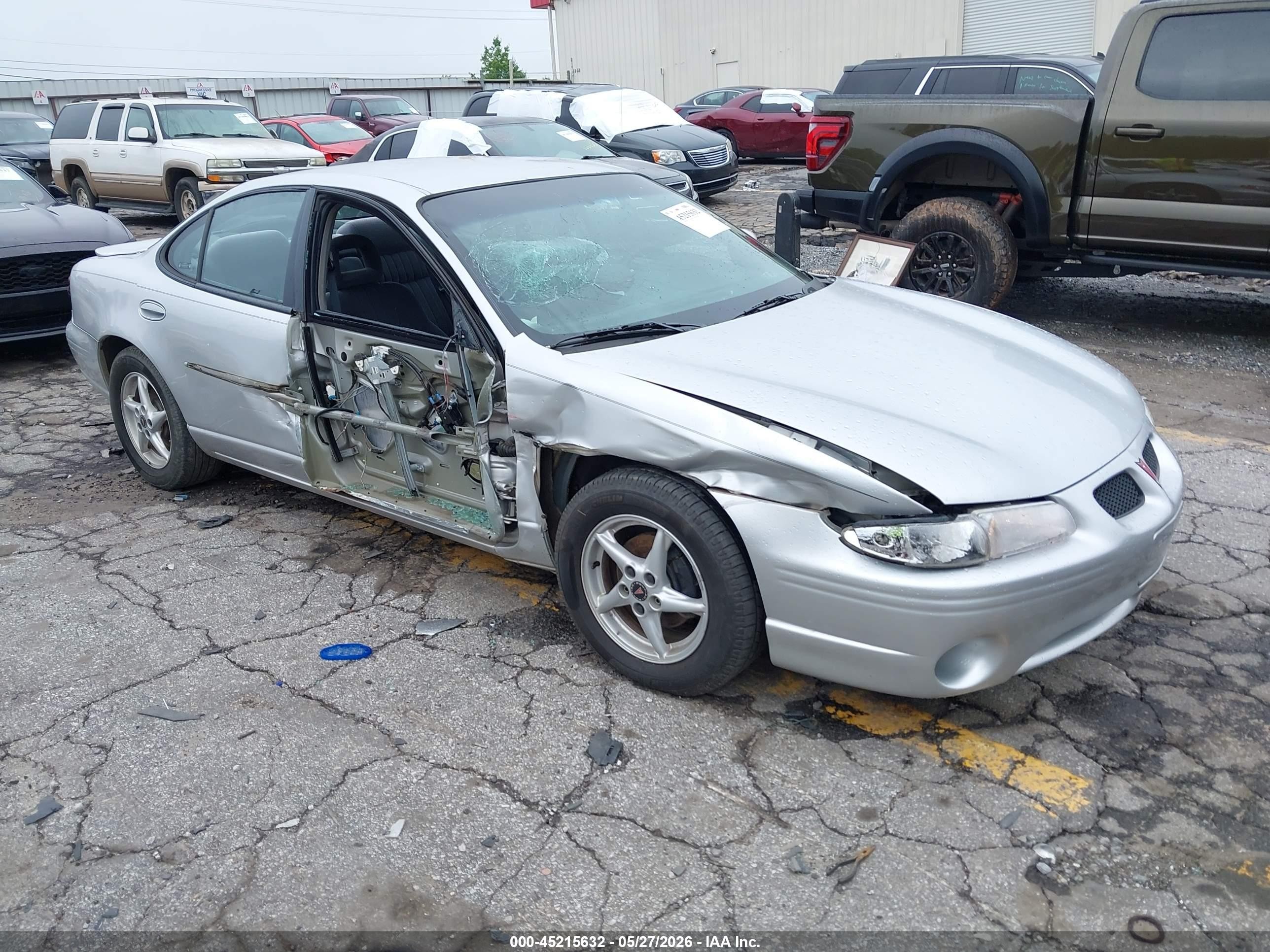 2002 Pontiac Grand Prix SE, VIN 1G2WK52J62F161027 — Side