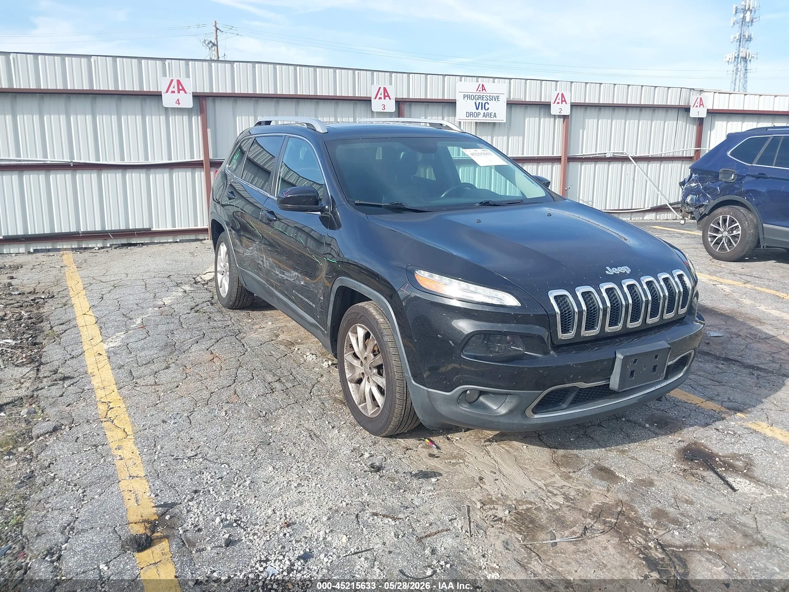 2015 Jeep Cherokee Limited, VIN 1C4PJMDB1FW758322 — Бок