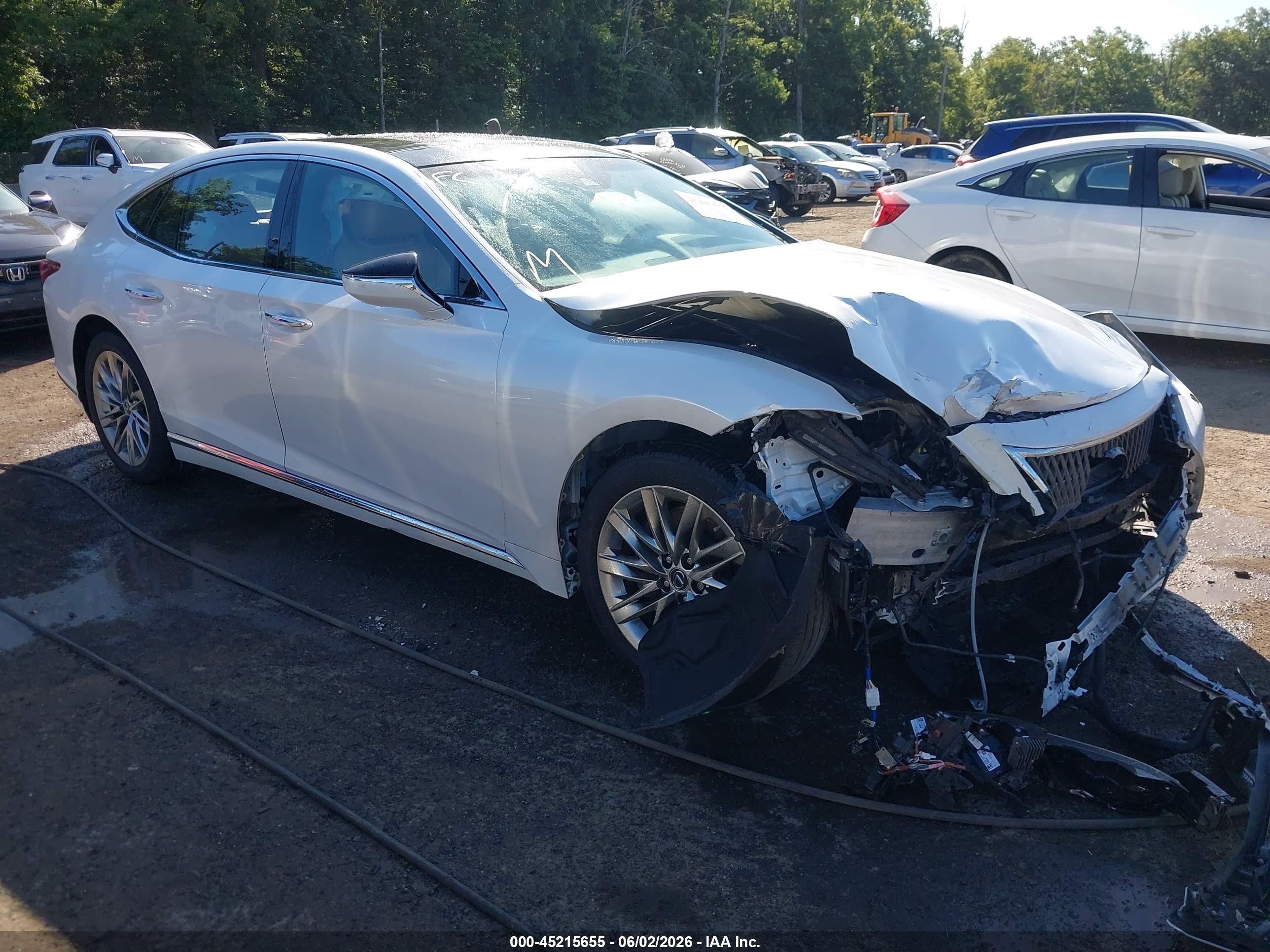 2021 Lexus LS 500, VIN JTHD51GF2M5008644 — Перед