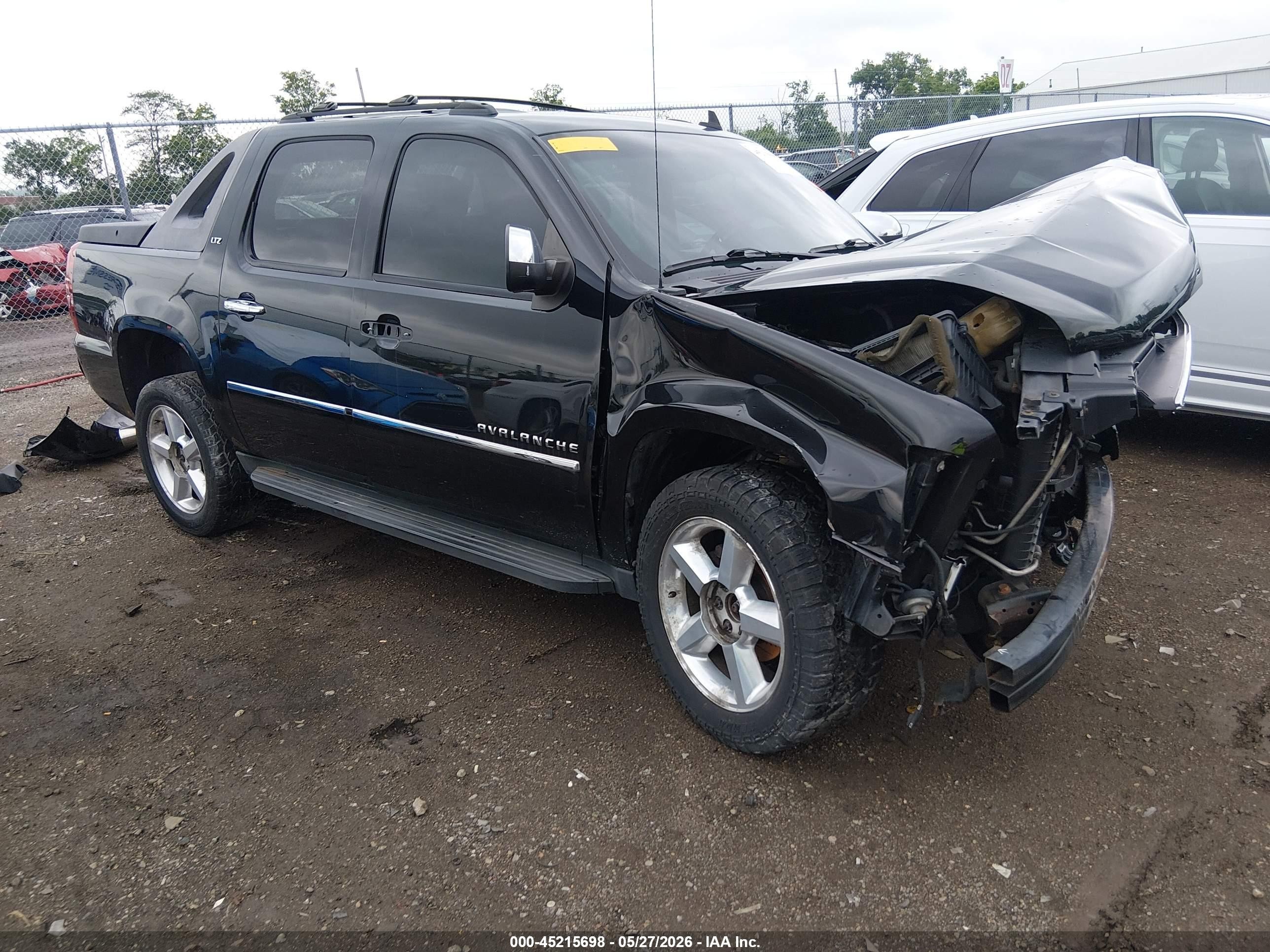 2010 Chevrolet Avalanche LTZ, VIN 3GNVKGE00AG260856 — Перед
