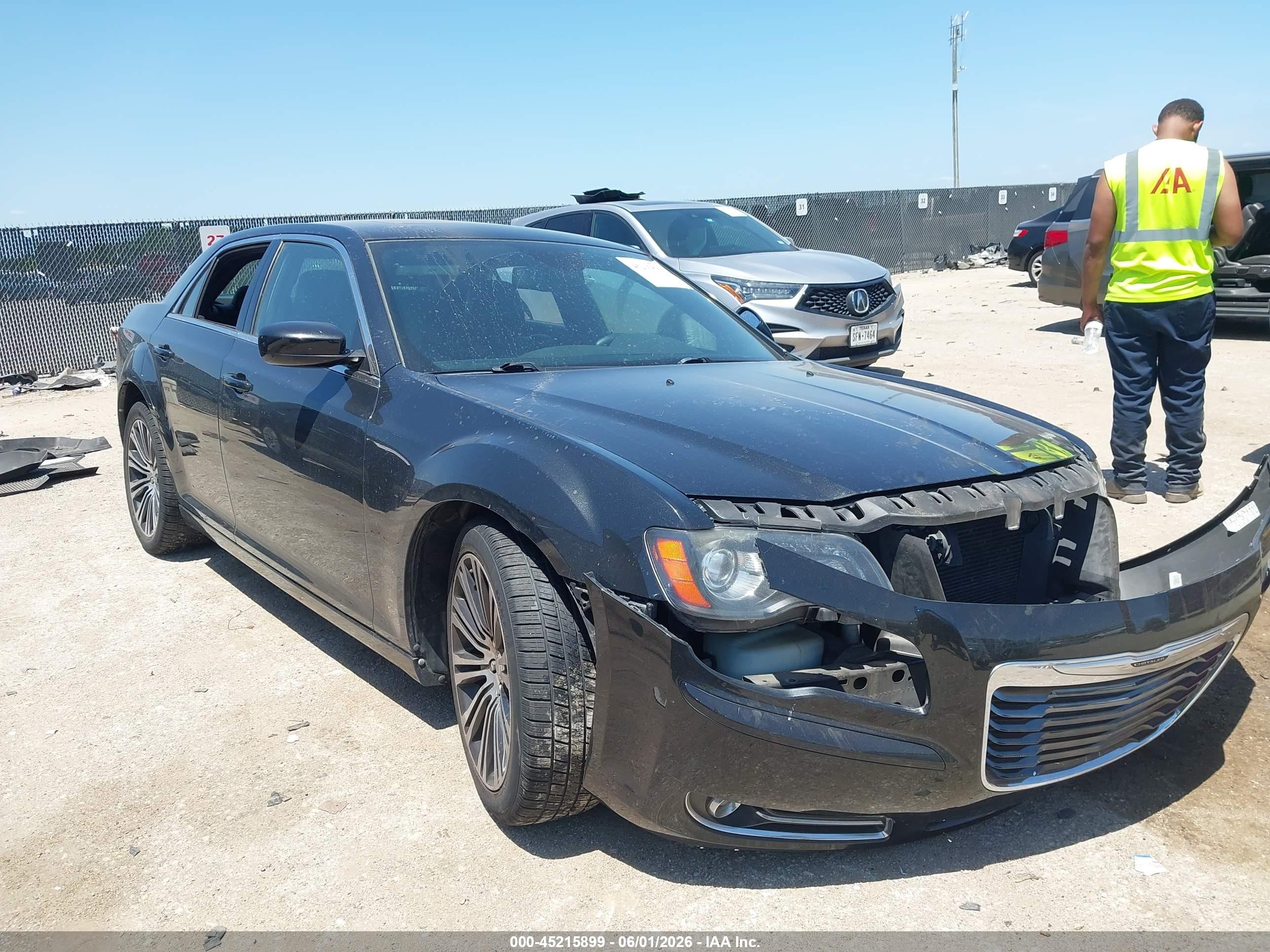 2014 Chrysler 300 S, VIN 2C3CCABT8EH179297 — Front end