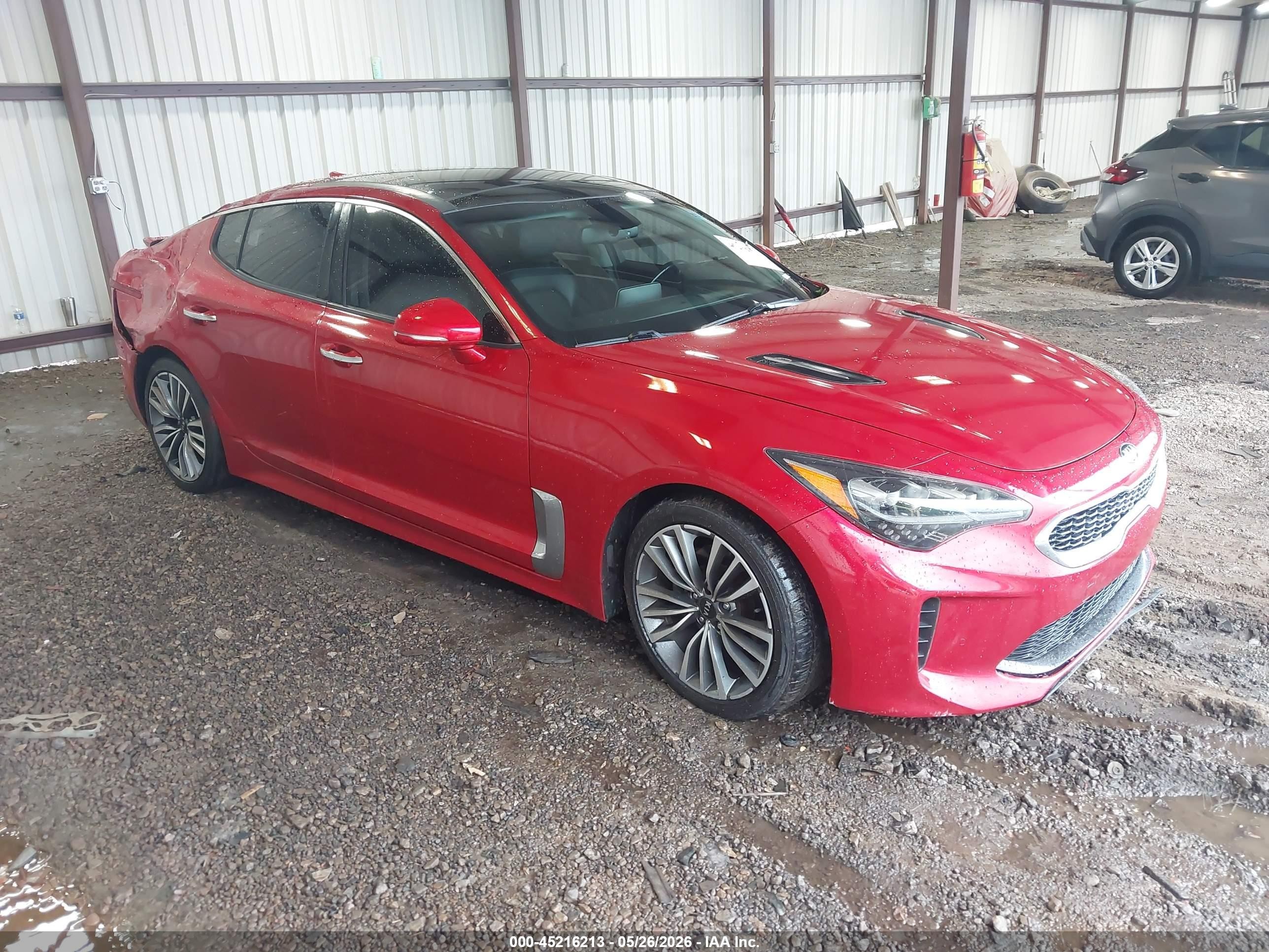 2019 Kia Stinger, VIN KNAE15LAXK6068274 — Rear end