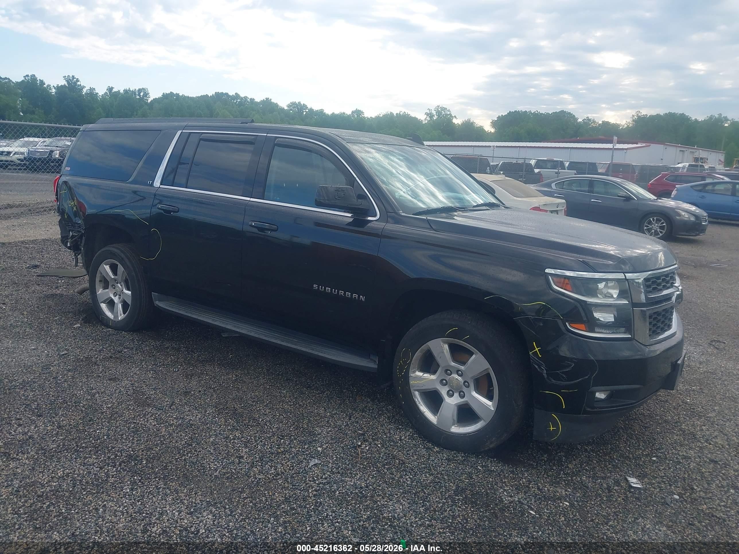 2016 Chevrolet Suburban LT, VIN 1GNSKHKCXGR124136 — Rear end