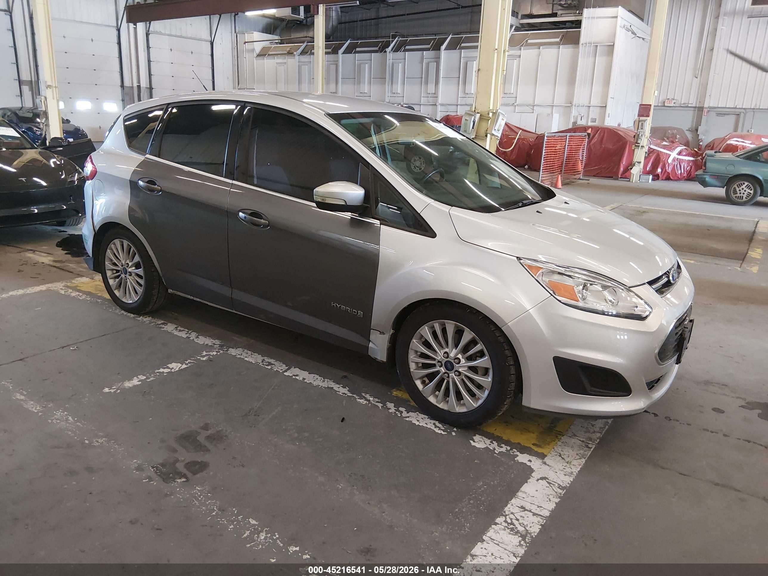2017 Ford C-Max SE, VIN 1FADP5EU2HL101773 — Зад