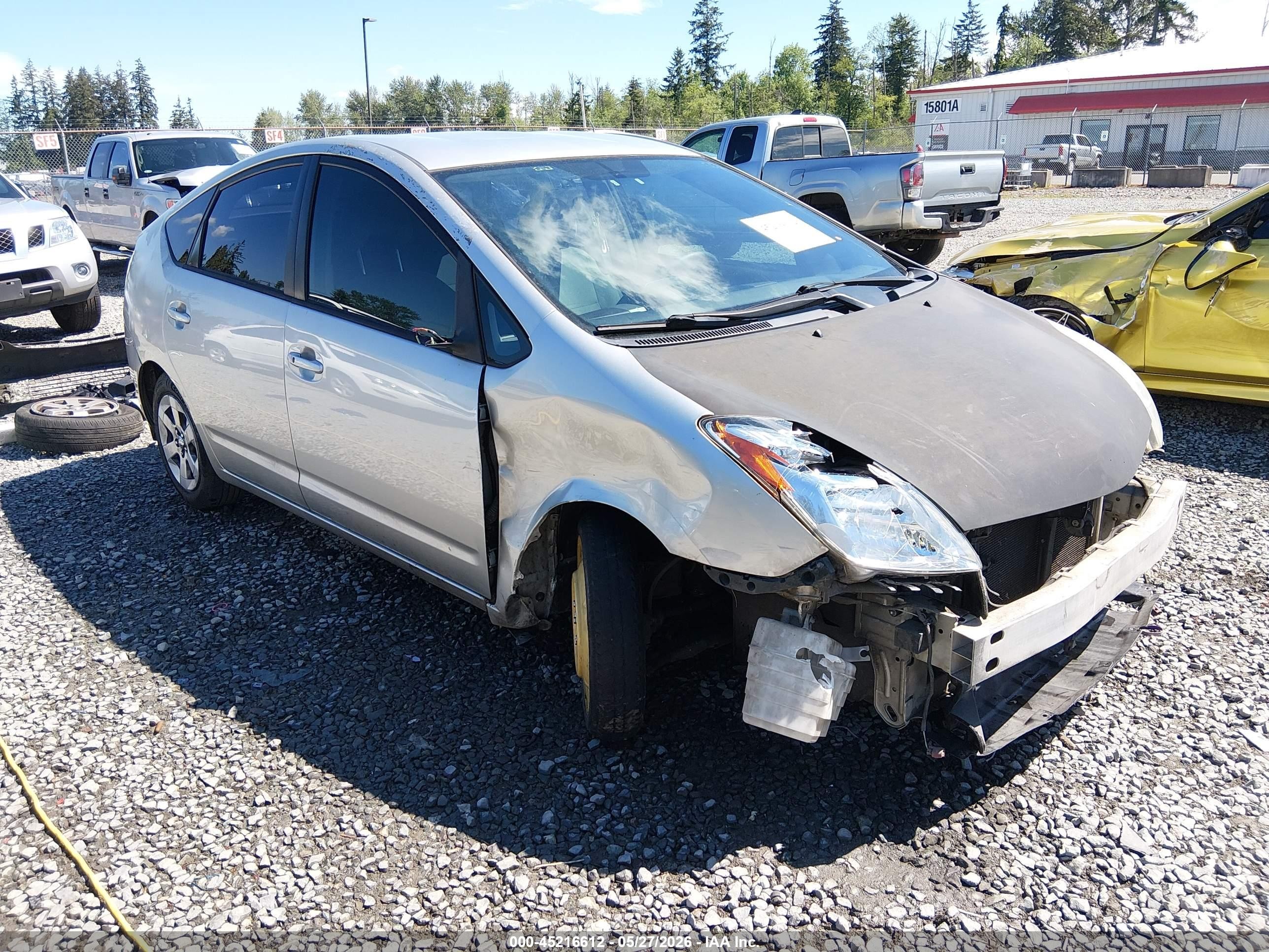 2005 Toyota Prius, VIN JTDKB20U157049918 — Front end