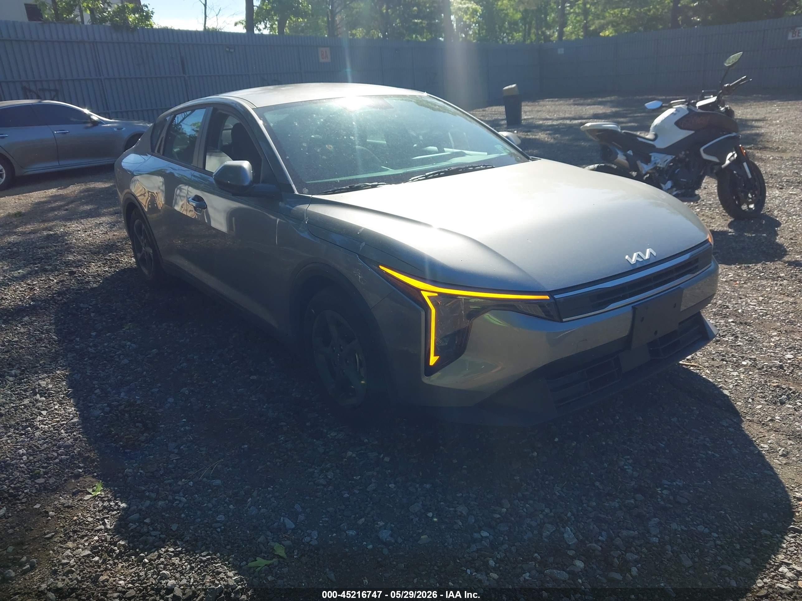 2025 Kia K4 LX, VIN 3KPFT4DE8SE227736 — Зад