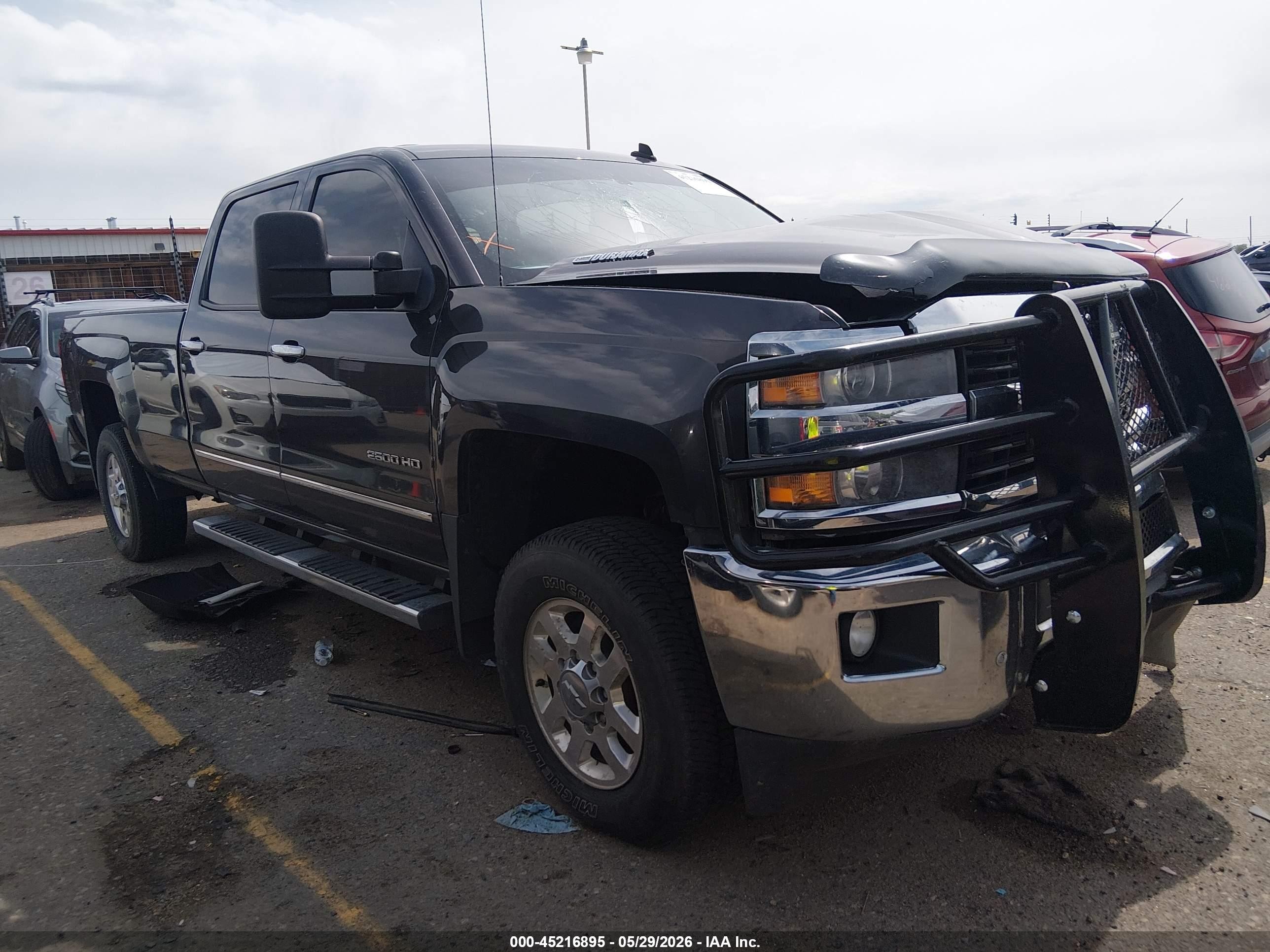 2015 Chevrolet Silverado 2500HD LTZ, VIN 1GC1KWE88FF126726 — Front end