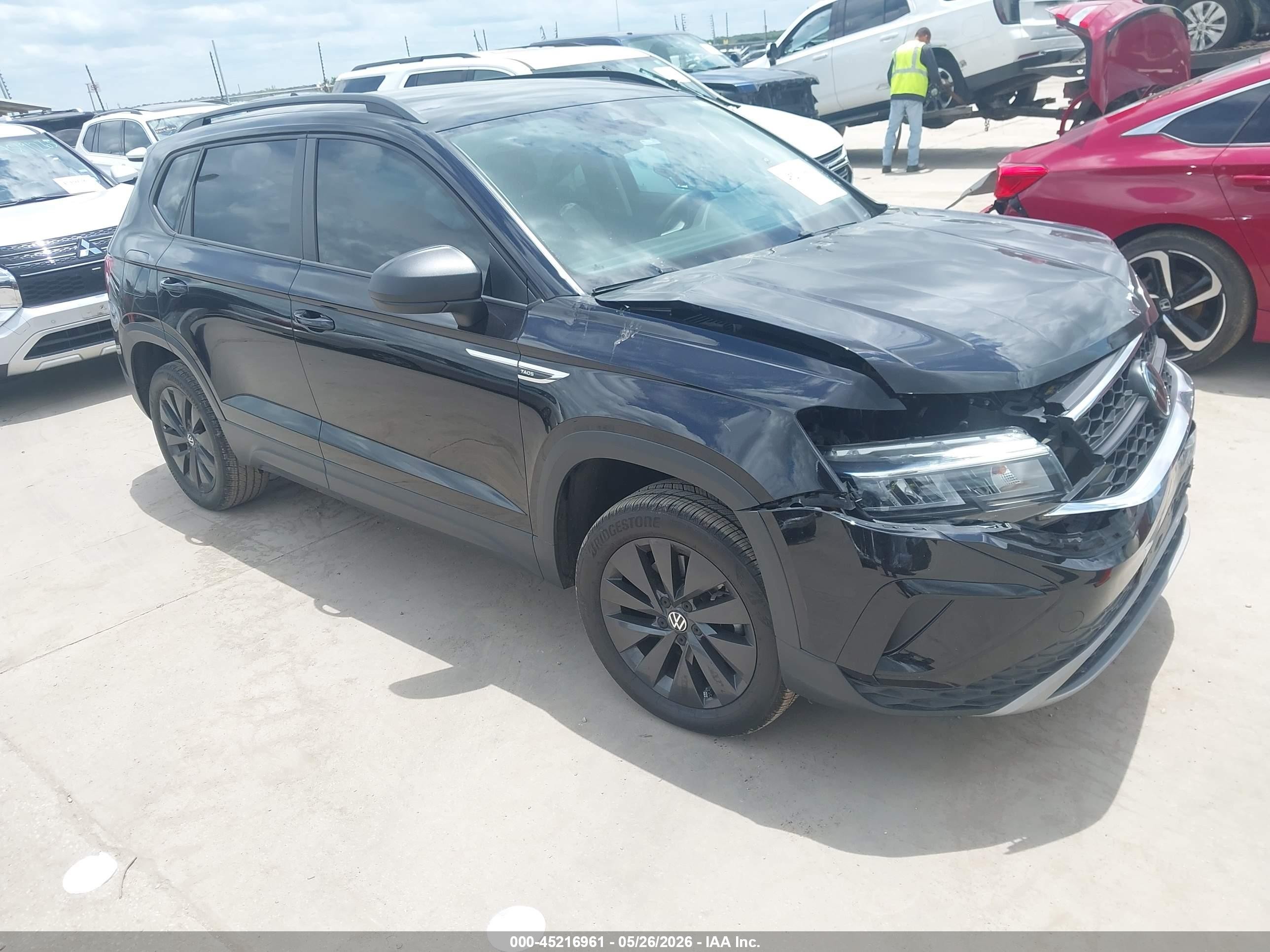 2024 Volkswagen Taos S, VIN 3VV5X7B26RM079372 — Front end