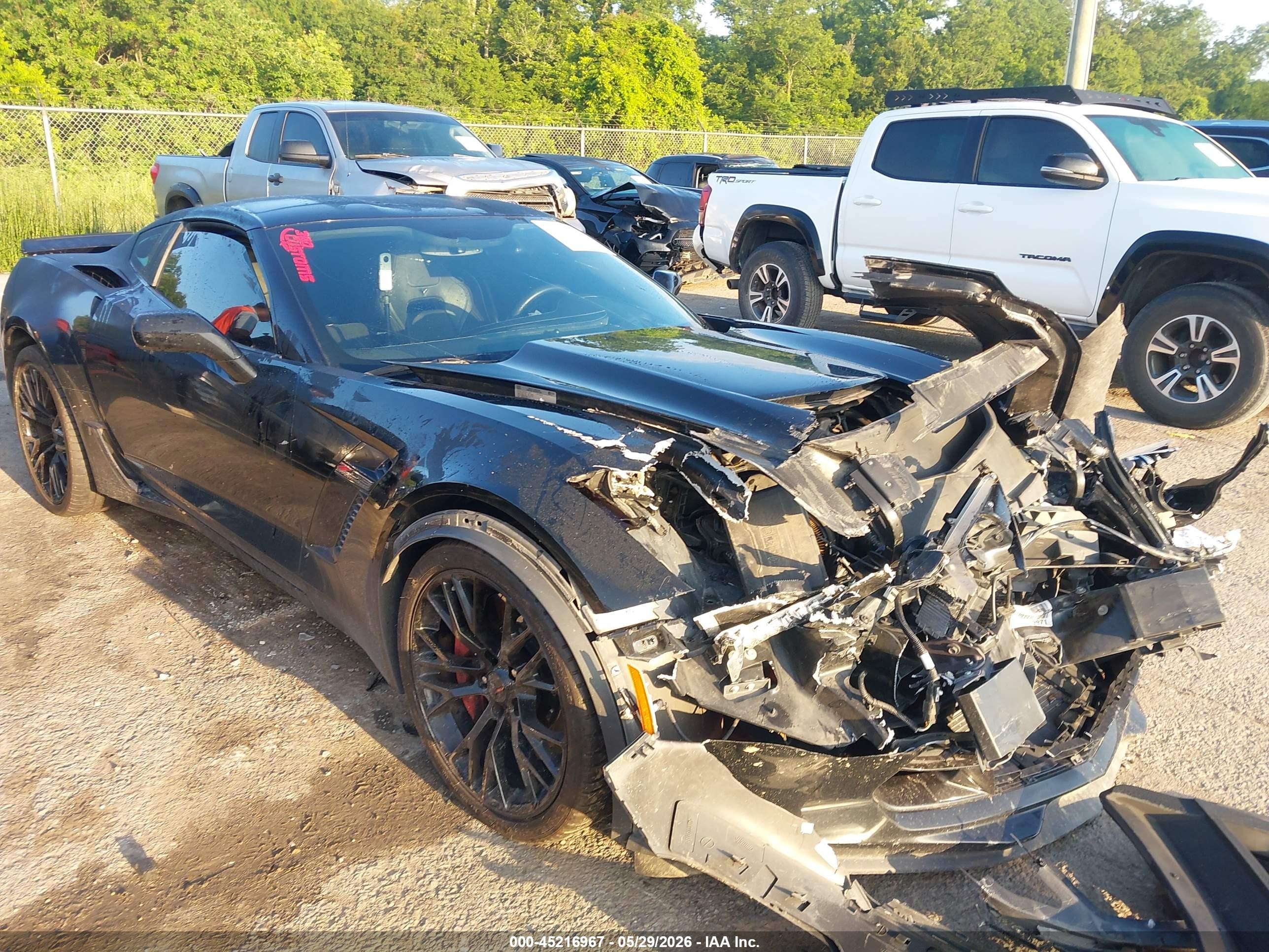 2016 Chevrolet Corvette Z06 2LZ, VIN 1G1YS2D66G5606058 — Перед