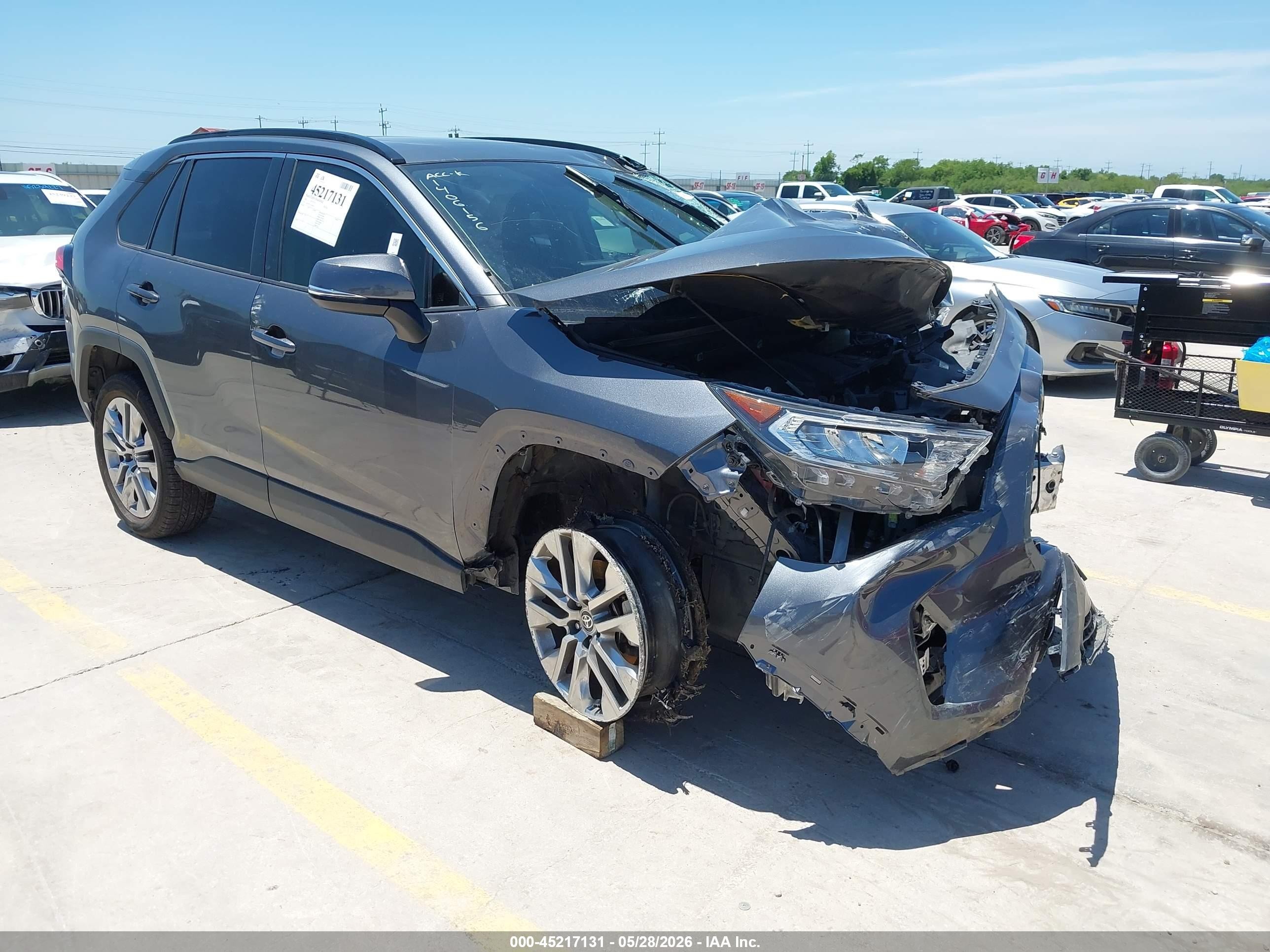 2020 Toyota RAV4 XLE Premium, VIN JTMC1RFVXLD060351 — All over