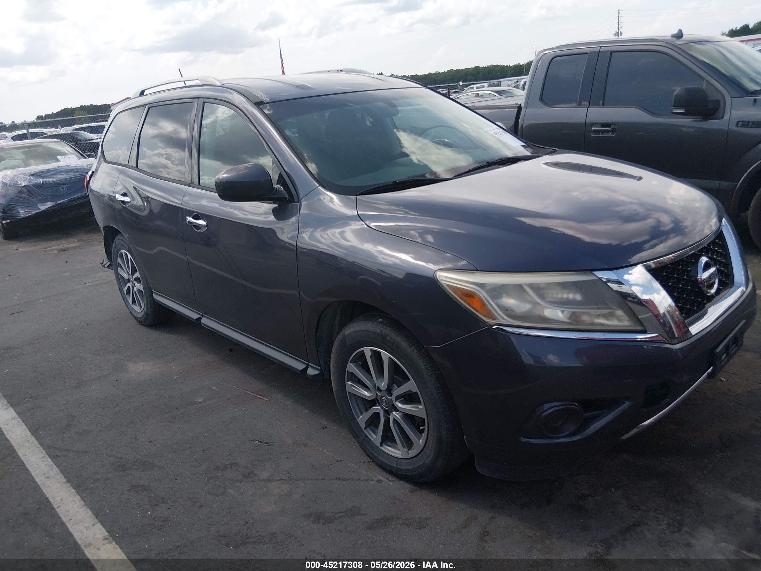 2014 Nissan Pathfinder SL, VIN 5N1AR2MN3EC630785 — Rear end