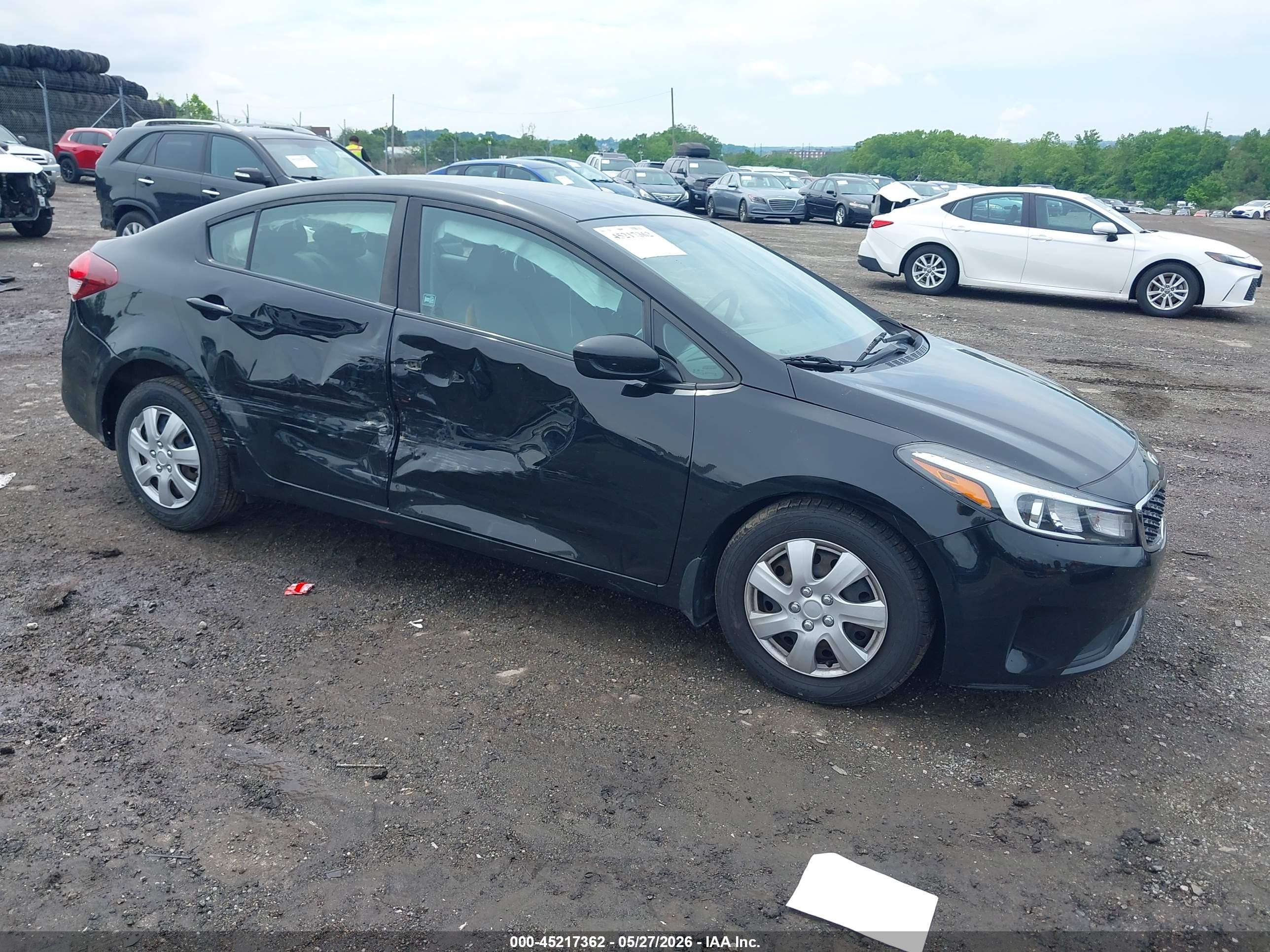 2017 Kia Forte LX, VIN 3KPFK4A77HE010972 — Side