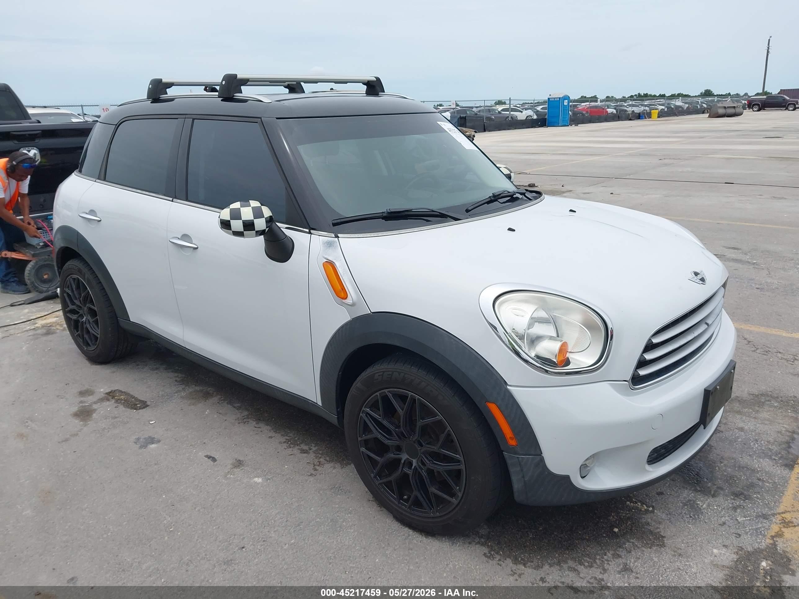 2011 MINI Countryman, VIN WMWZB3C53BWM00836 — Hail