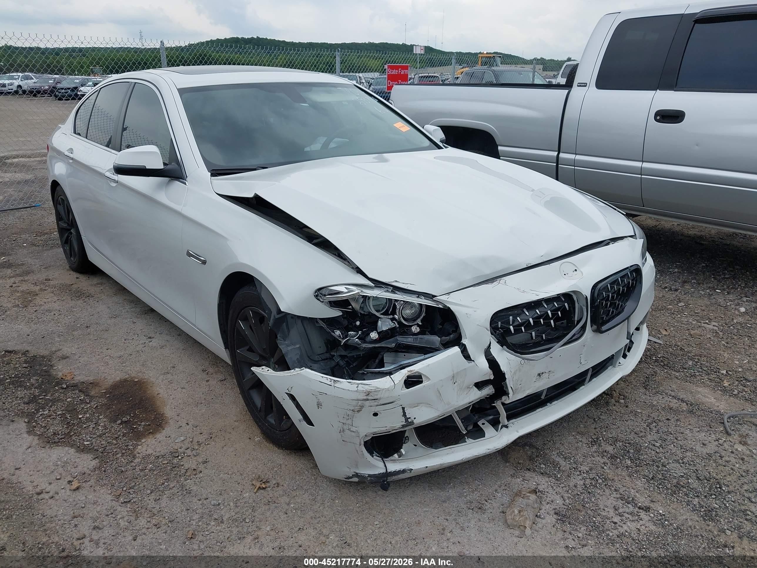 2016 BMW 5 Series 535i, VIN WBA5B1C54GG554217 — Front end