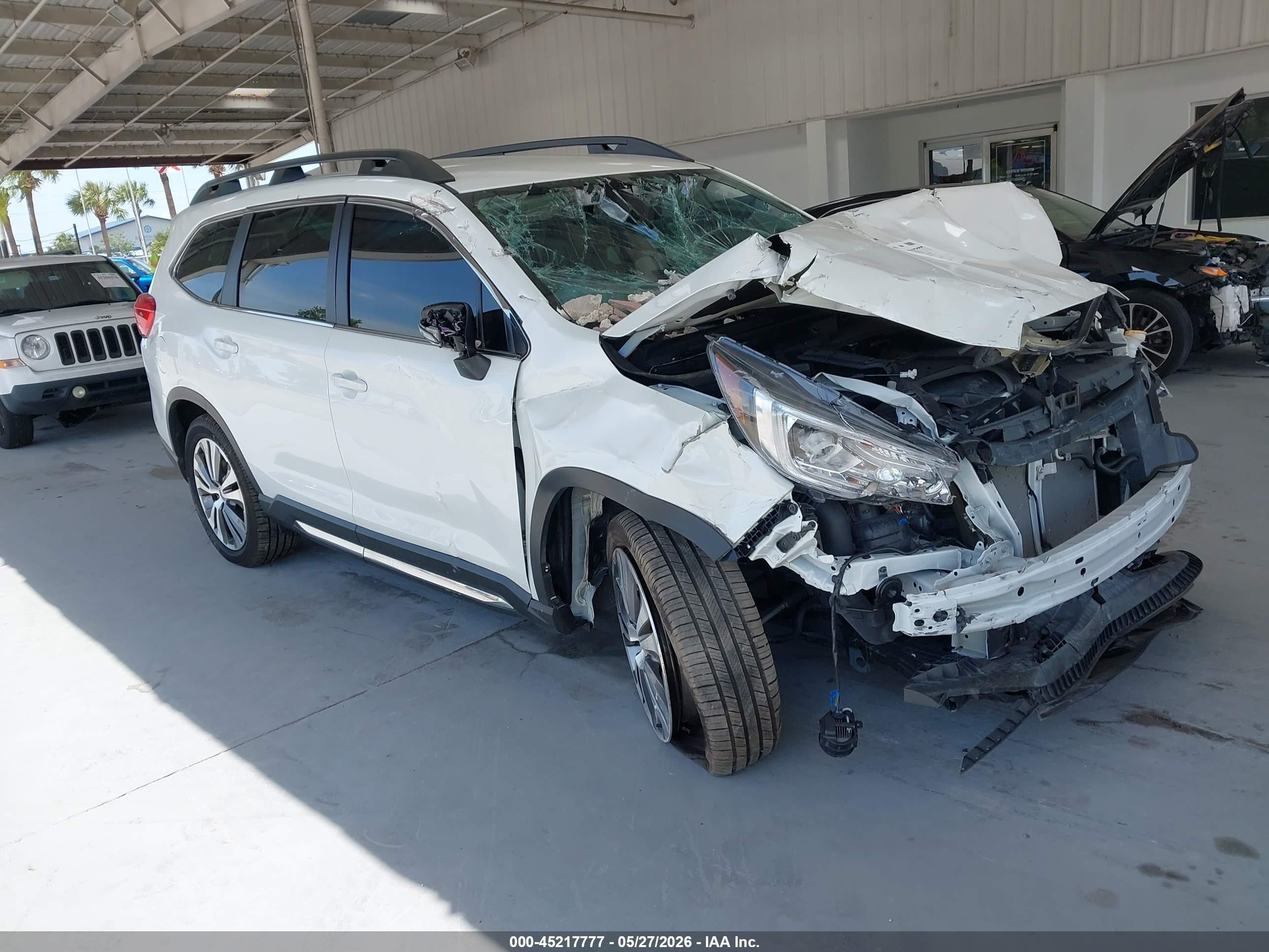 2022 Subaru Ascent Limited, VIN 4S4WMAKD1N3428505 — Front end