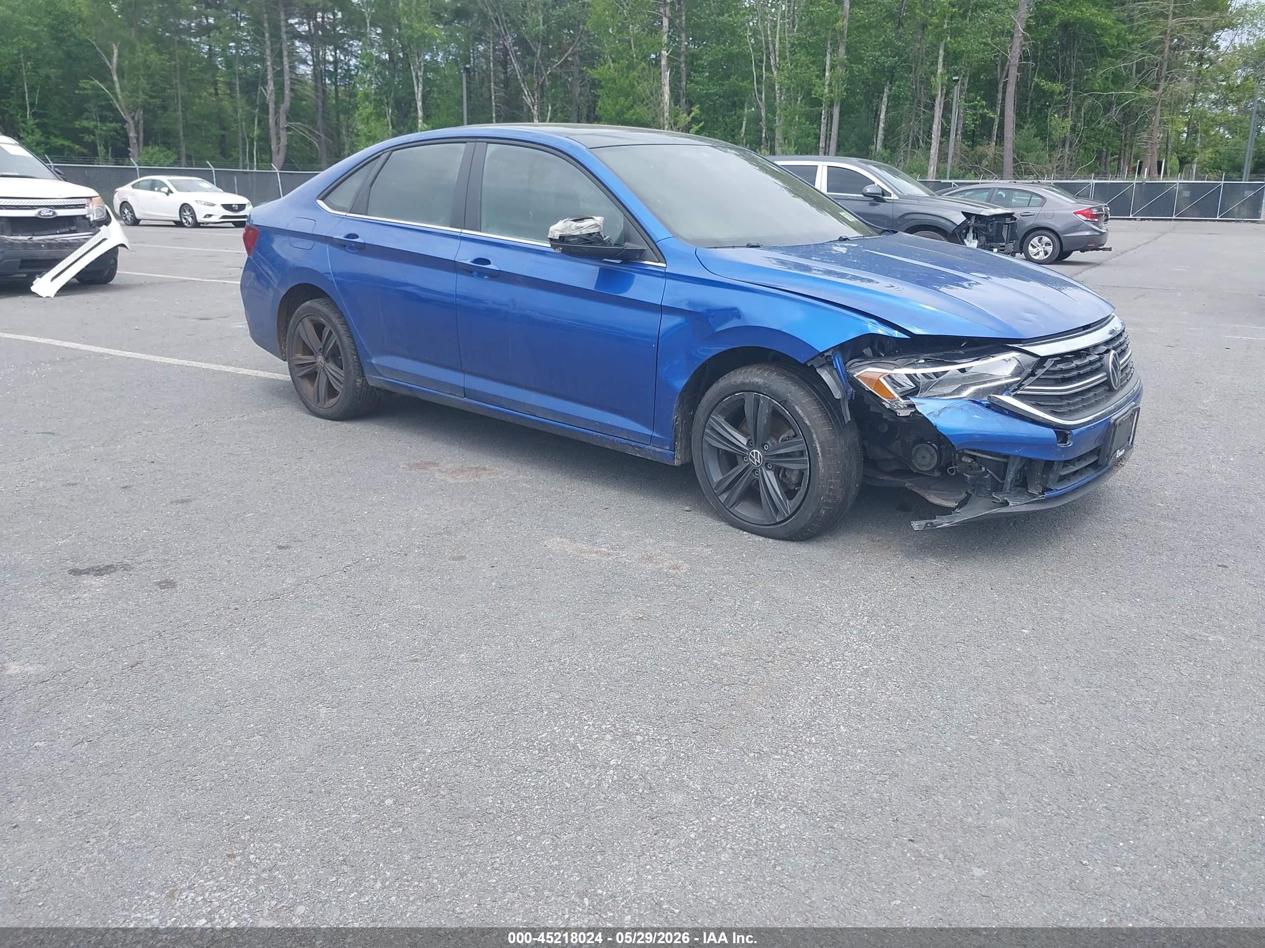2024 Volkswagen Jetta SE, VIN 3VW7M7BU9RM056621 — Пожар в салоне