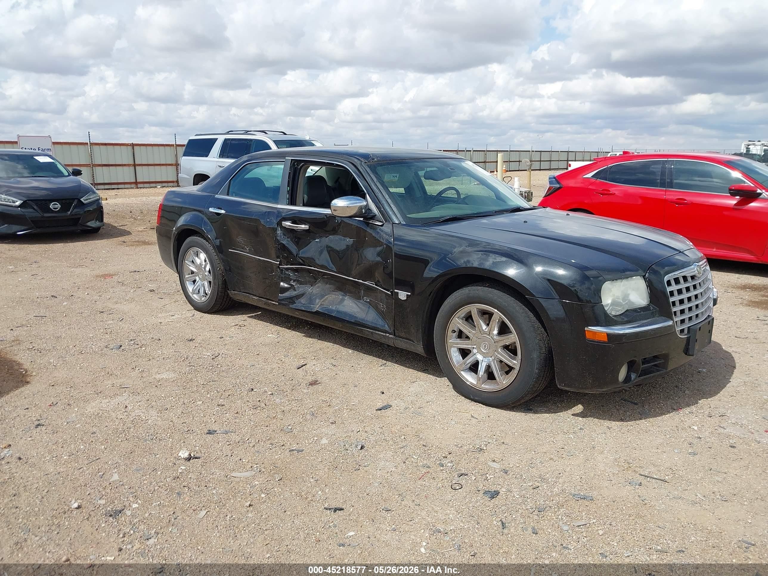 2005 Chrysler 300 C, VIN 2C3JA63H05H612714 — Бок