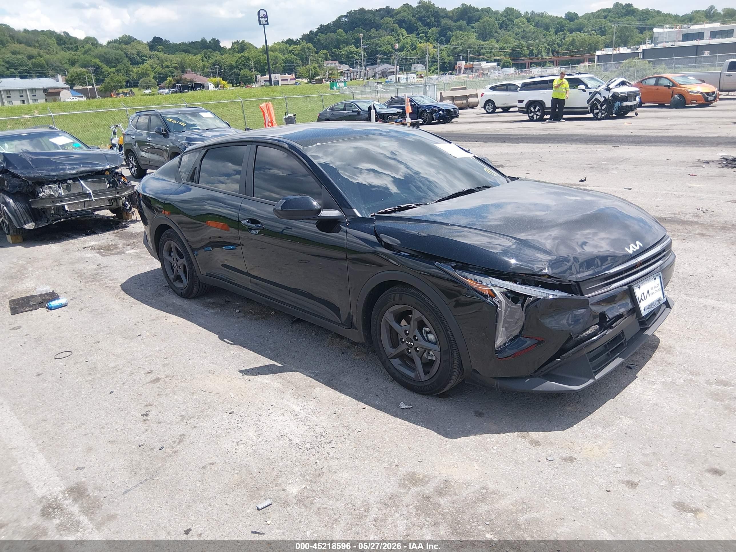 2025 Kia K4 LXS, VIN 3KPFT4DE6SE236922 — Перед