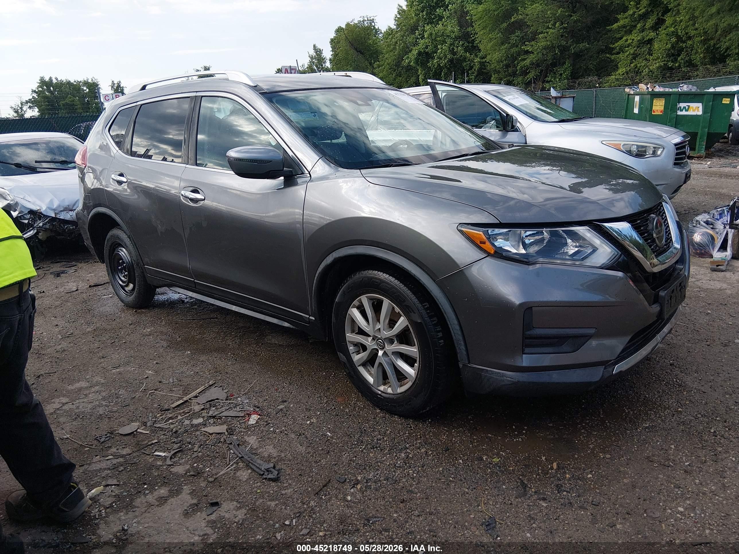 2019 Nissan Rogue SV, VIN KNMAT2MT1KP525803 — Rear end