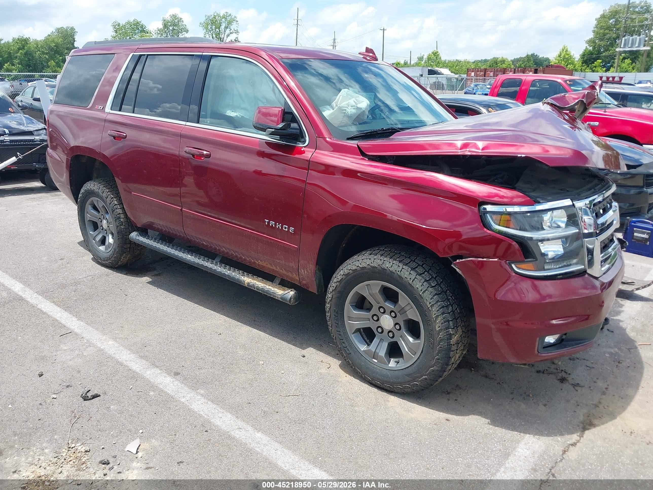 2017 Chevrolet Tahoe LT, VIN 1GNSKBKC9HR328070 — Front end