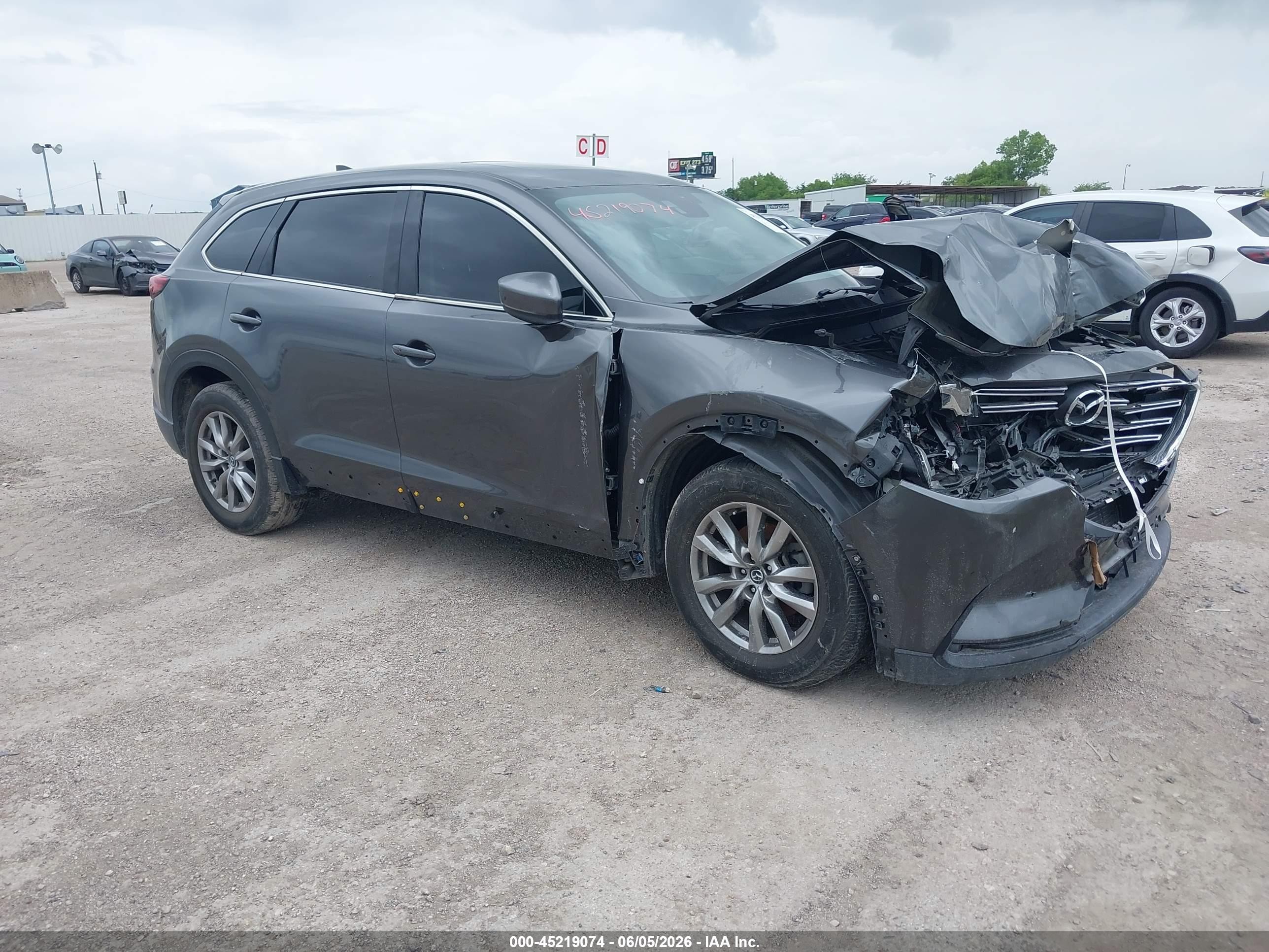2017 Mazda CX-9 Touring, VIN JM3TCACY8H0137055 — Перед