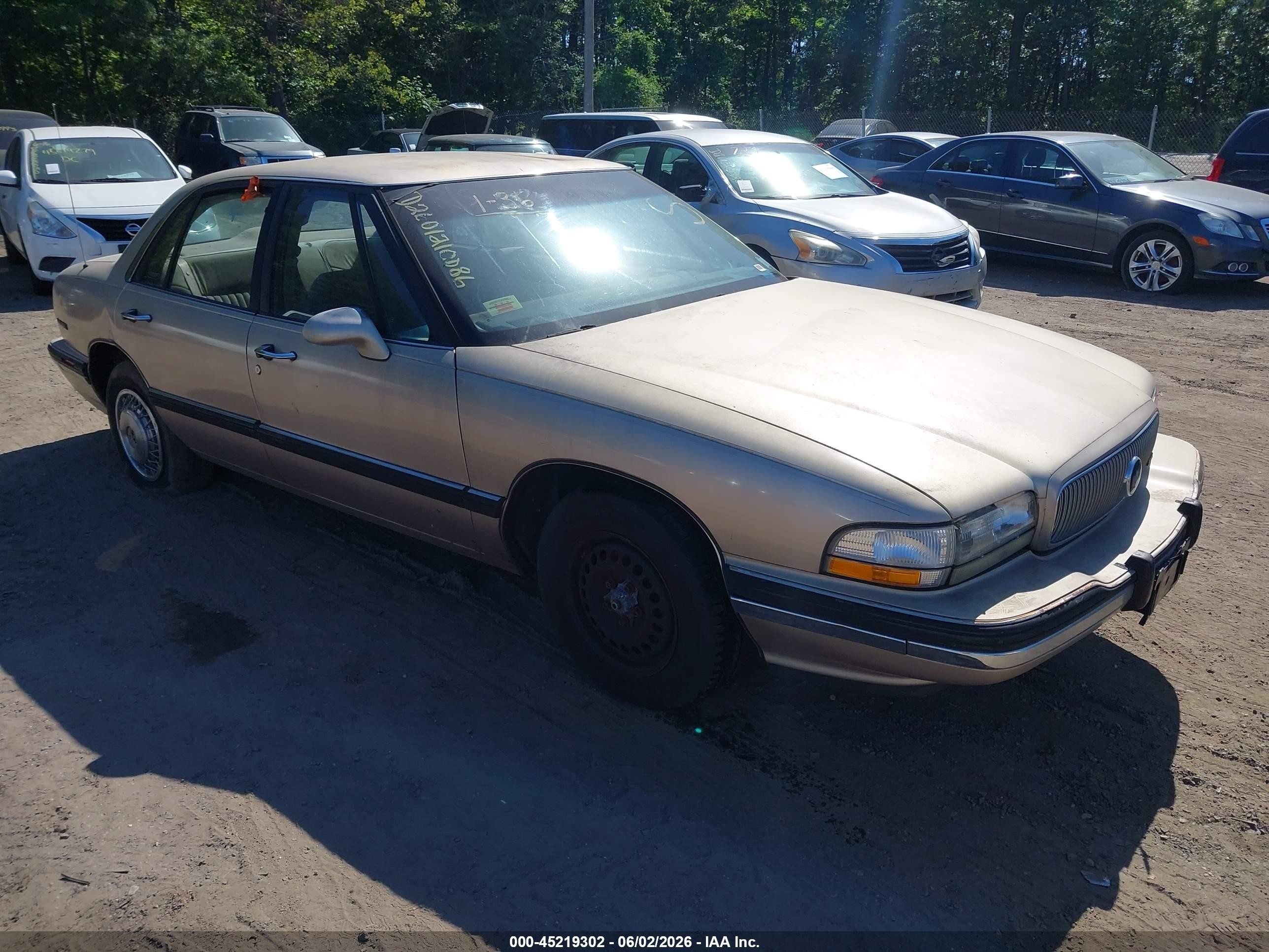 1993 Buick LeSabre 90th Anniversary Edition, VIN 1G4HP53LXPH496983 — Зад