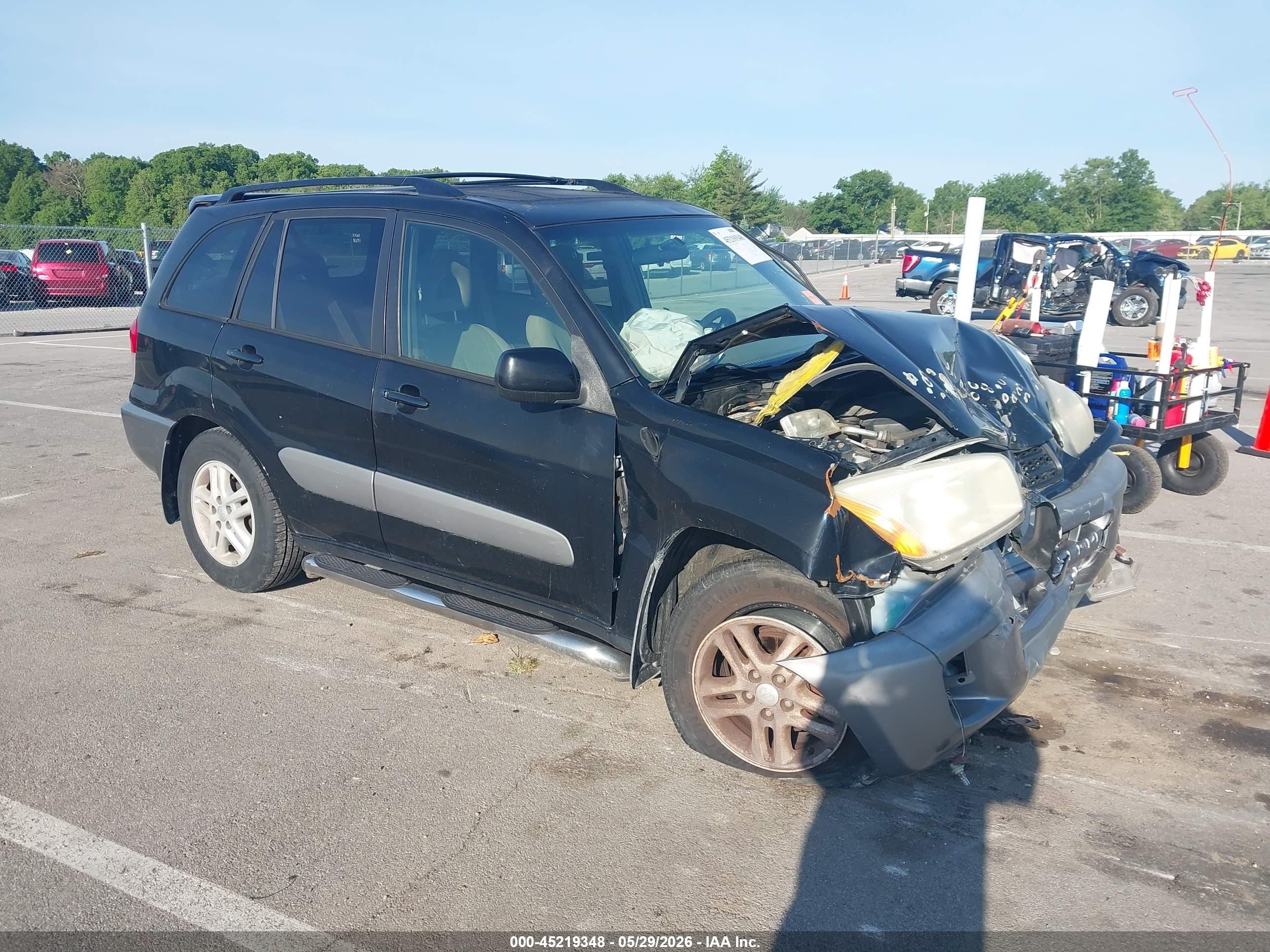 2001 Toyota RAV4, VIN JTEGH20V610027196 — Front end
