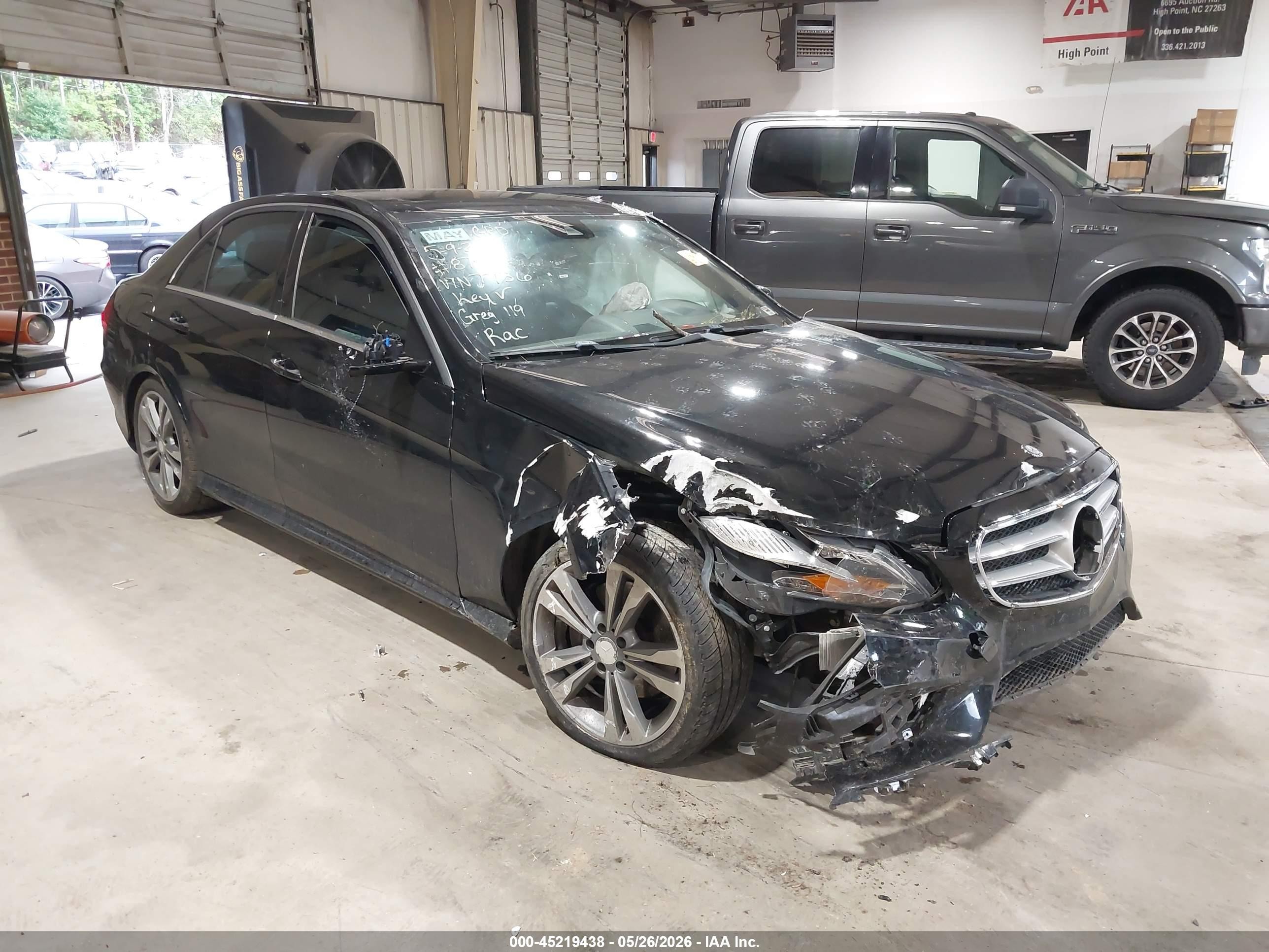 2016 Mercedes-Benz E 350 Sport, VIN WDDHF8JB9GB167736 — Front end