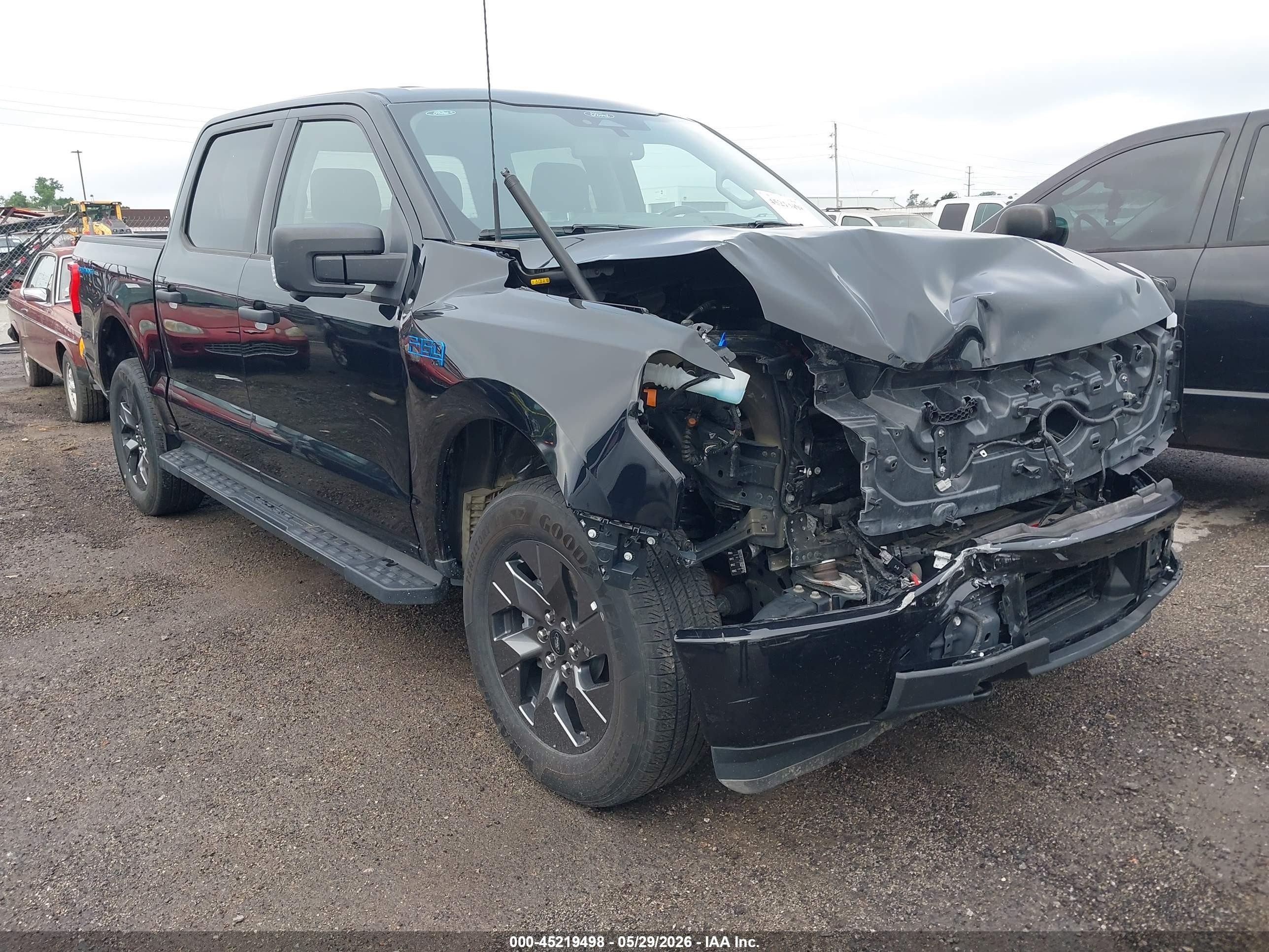 2024 Ford F-150 Lightning XLT, VIN 1FTVW3LK5RWG06701 — Front end
